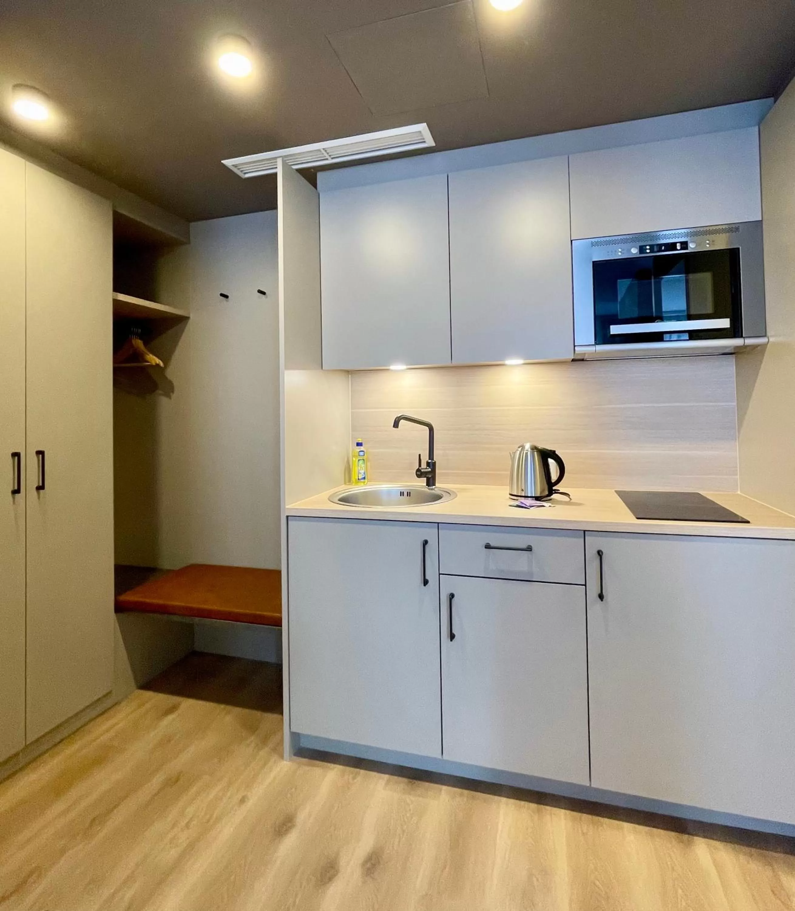 Kitchen or kitchenette in zeitwohnhaus SUITE-HOTEL & SERVICED APARTMENTS