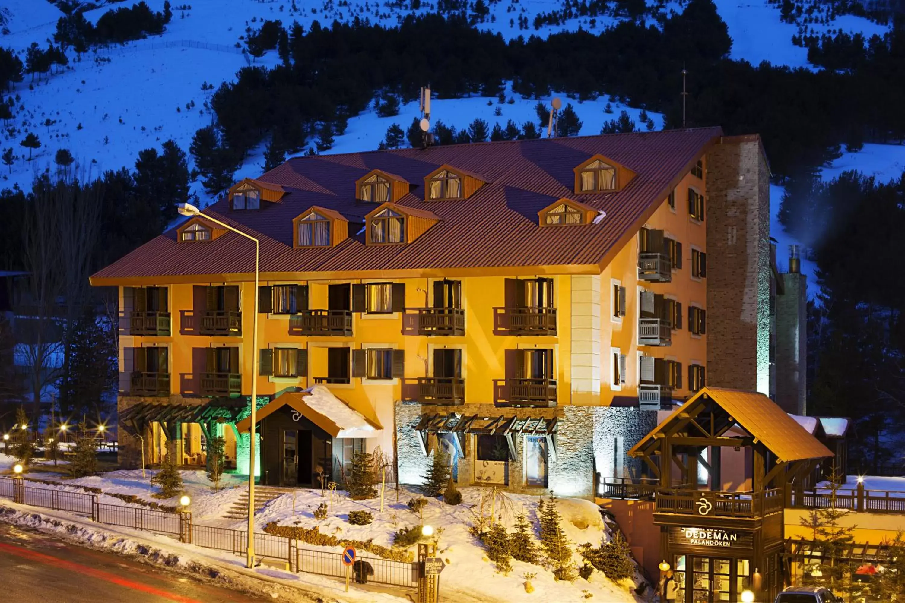 Facade/entrance, Property Building in Dedeman Palandoken Ski Lodge Hotel