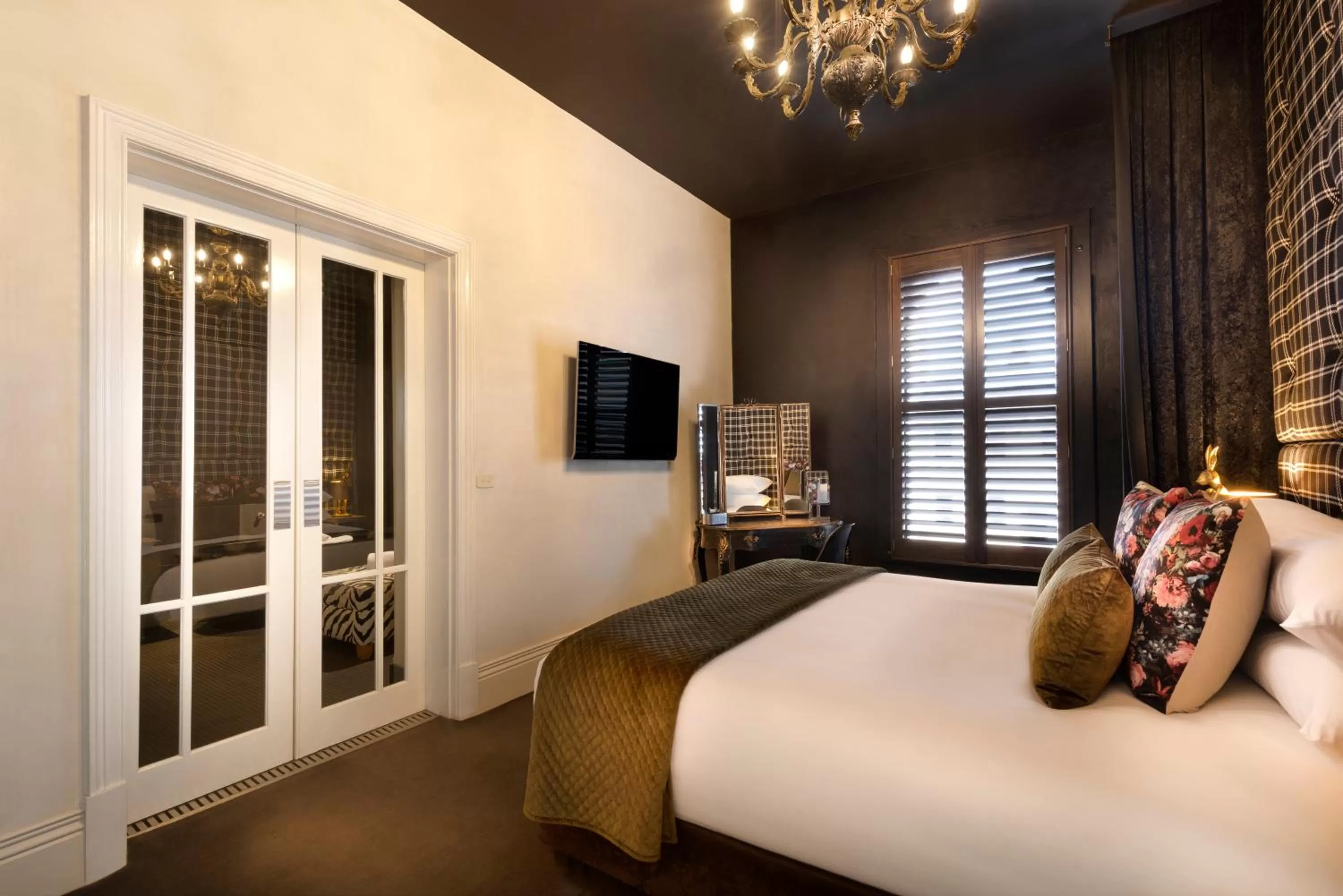 Photo of the whole room, Bed in Hotel Frangos