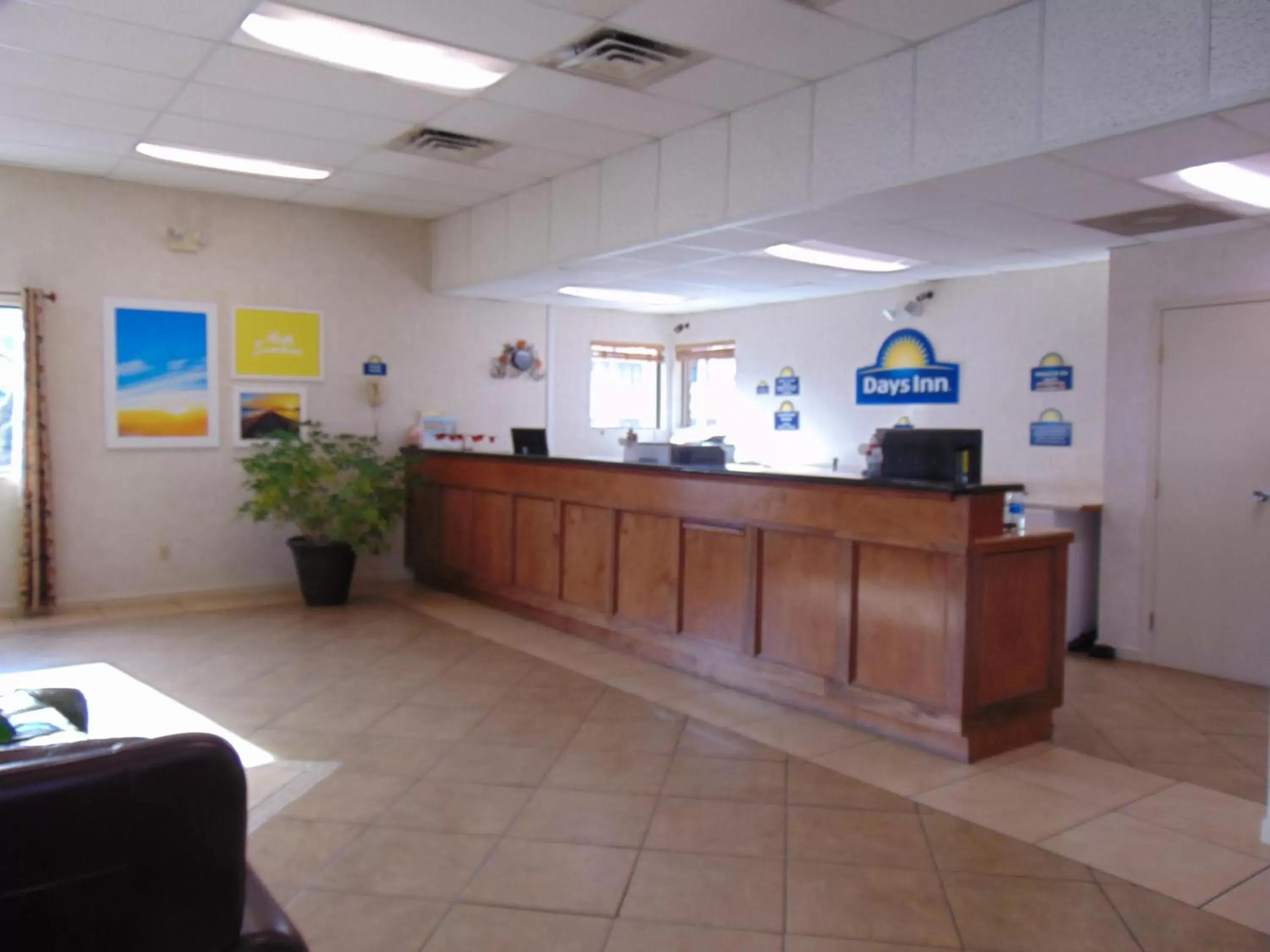 Lobby/Reception in Days Inn by Wyndham Huntington