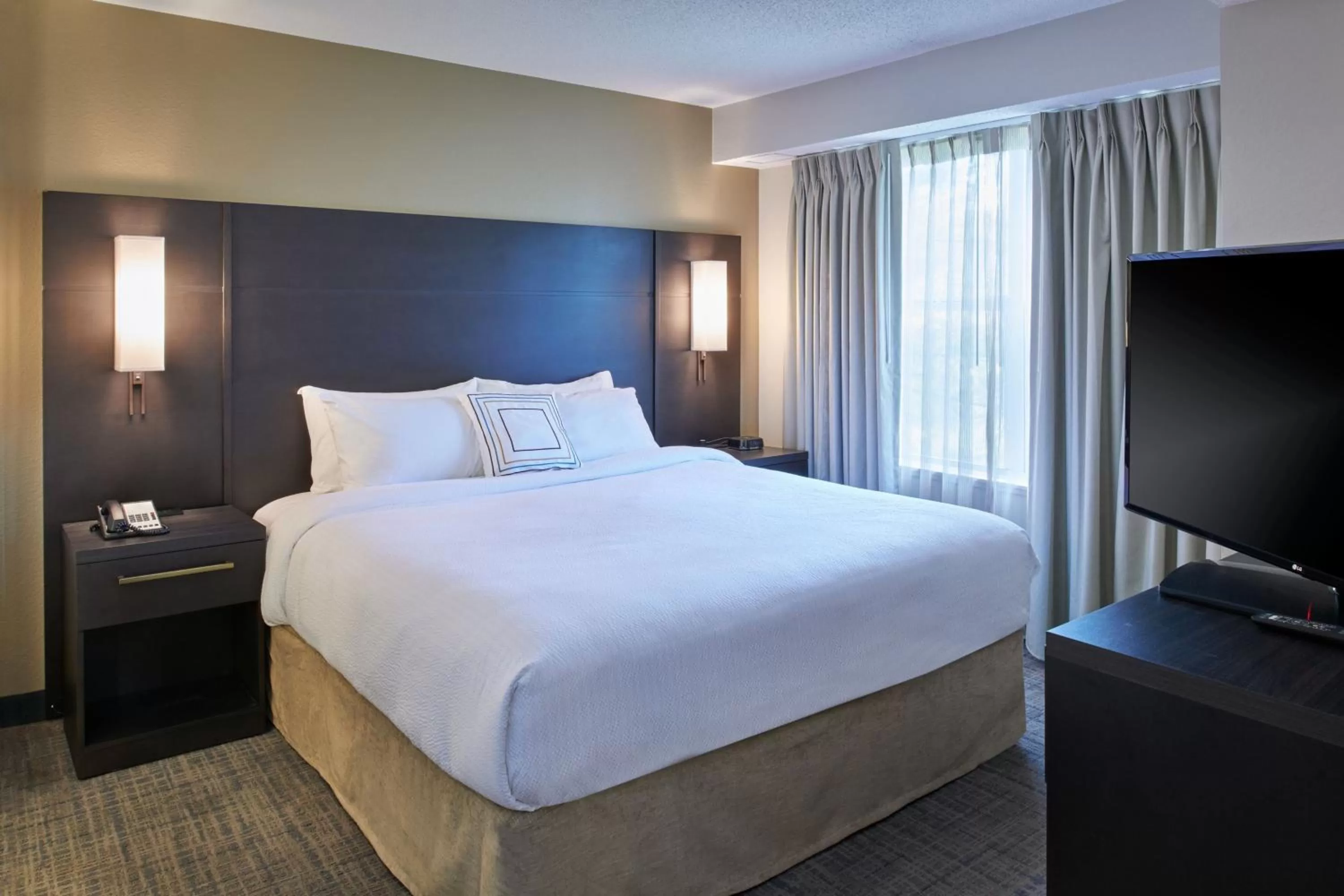 Photo of the whole room, Bed in Residence Inn by Marriott Detroit / Novi
