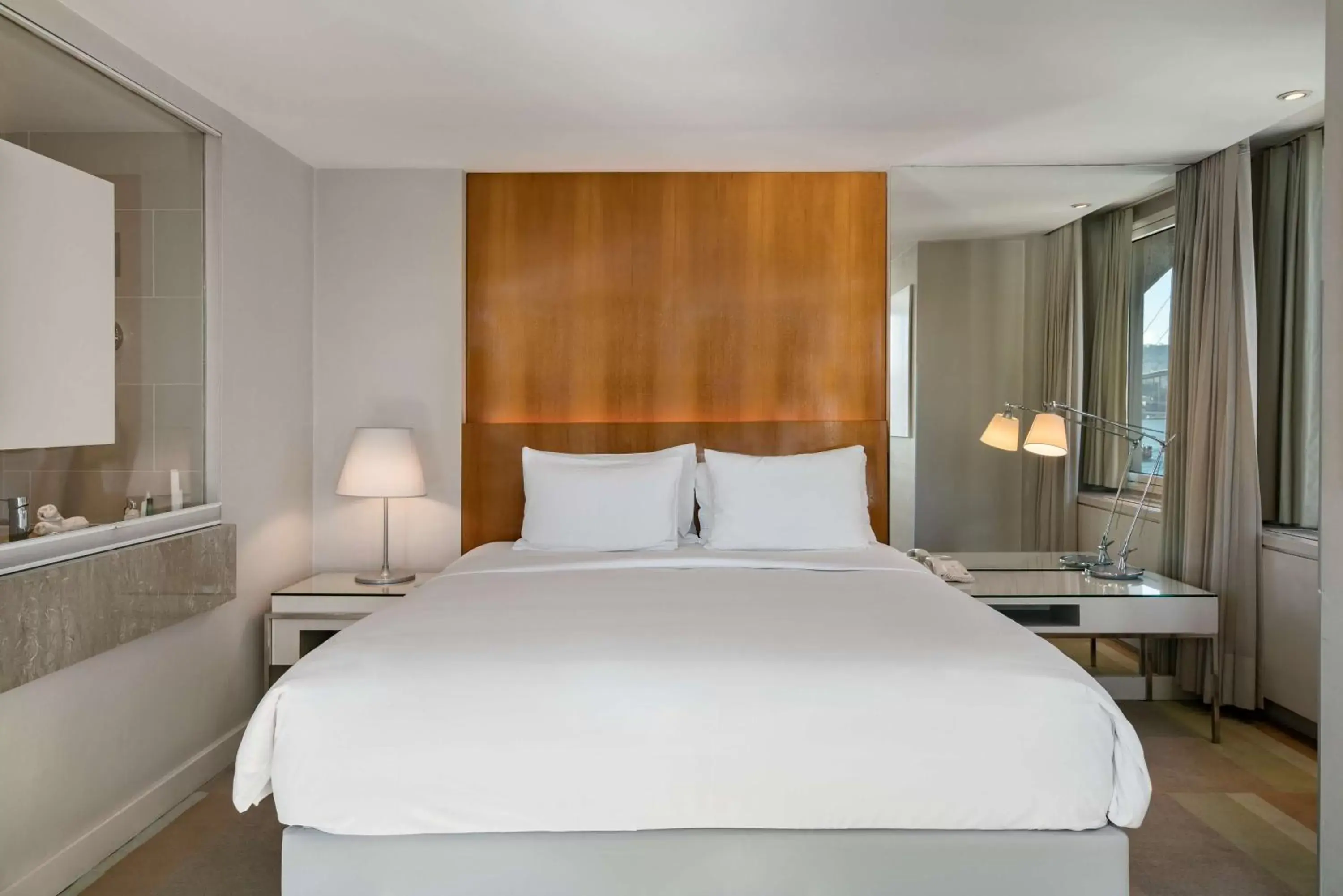 Bedroom, Bed in Radisson Blu Bosphorus Hotel