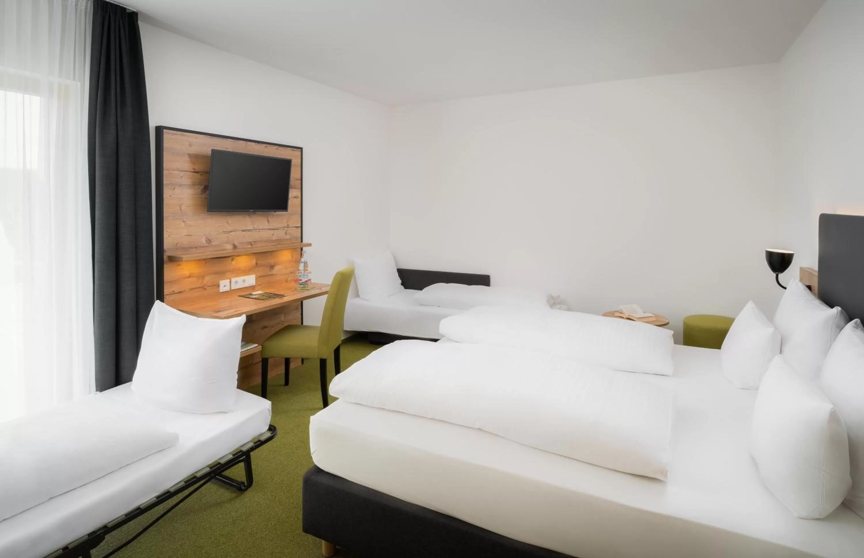 Bed in Alb Inn - Hotel & Apartments