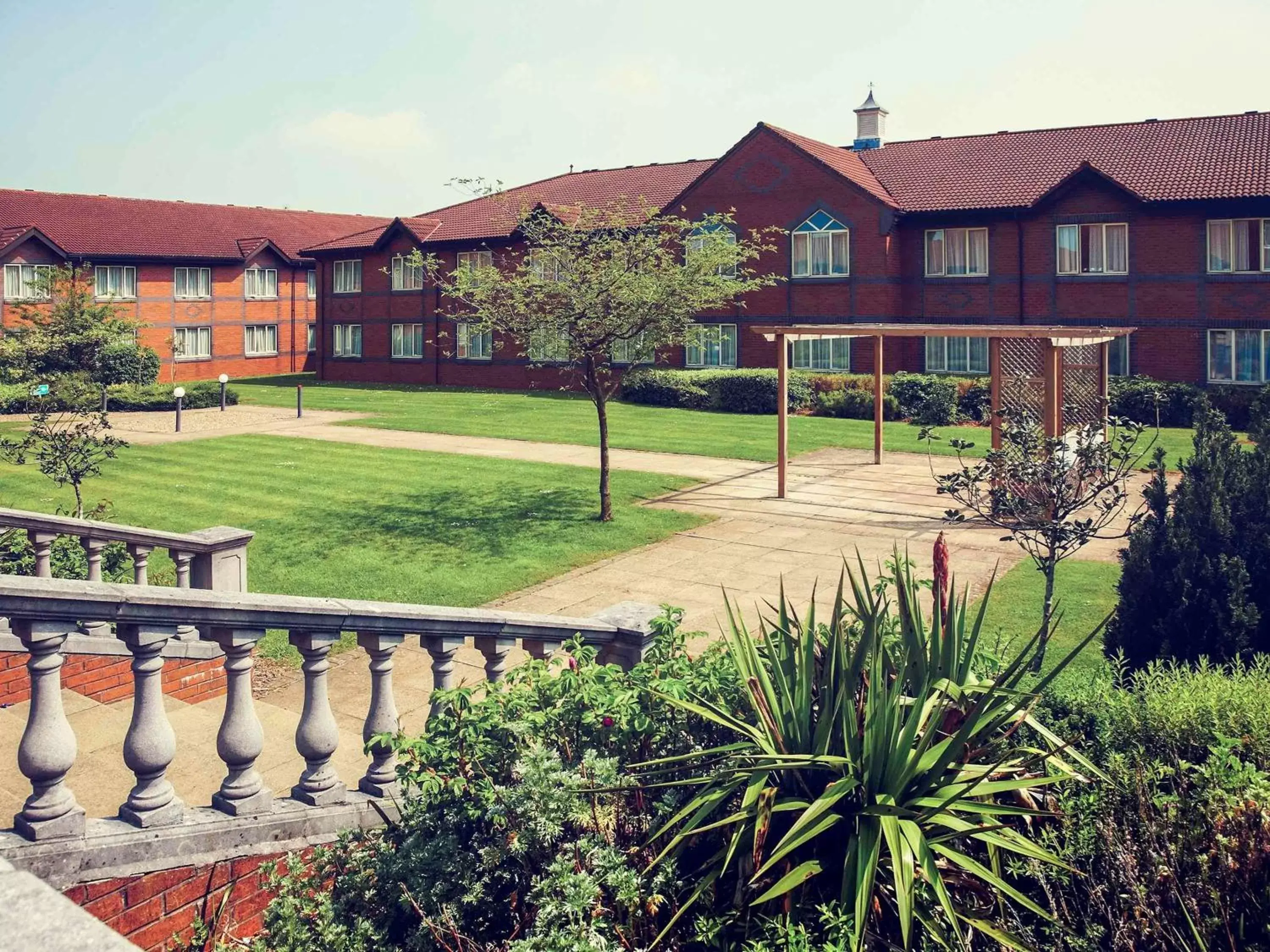 Property Building in Mercure Daventry Court Hotel