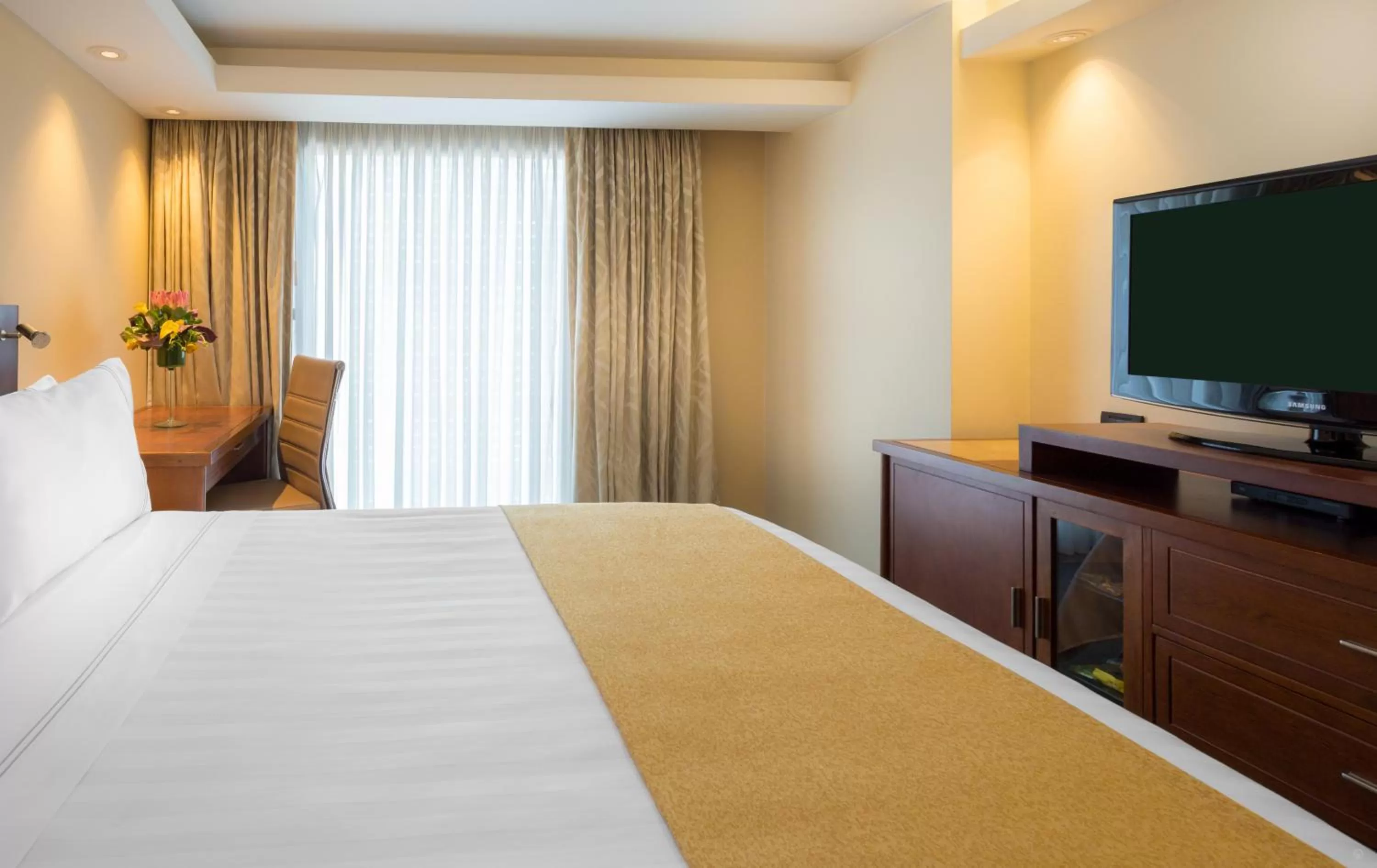 Photo of the whole room, Bed in GHL Hotel Capital