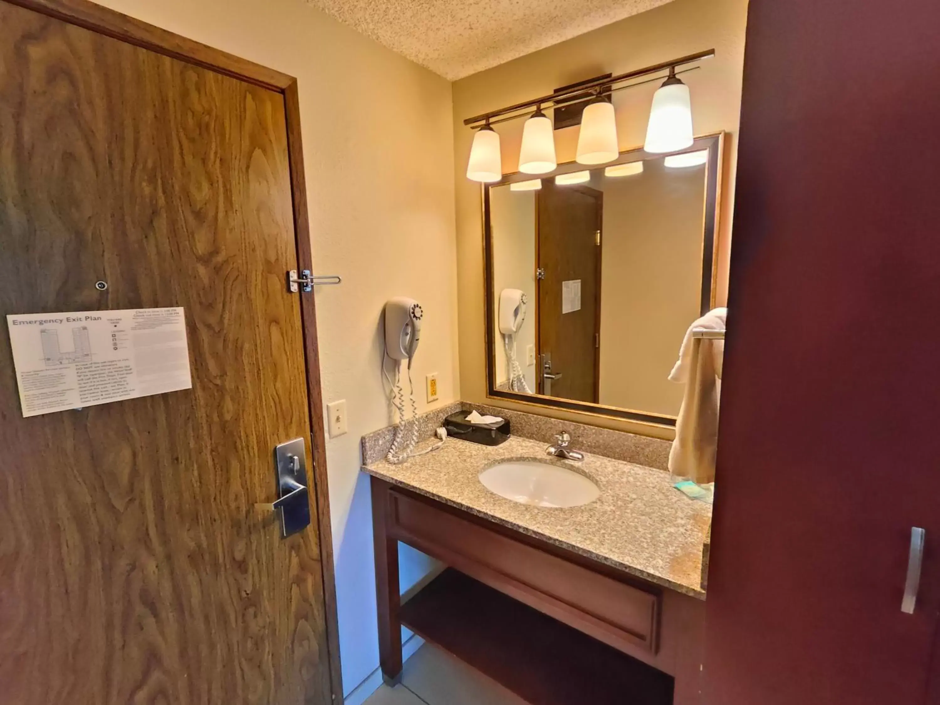 Bathroom in Roosevelt Hotel