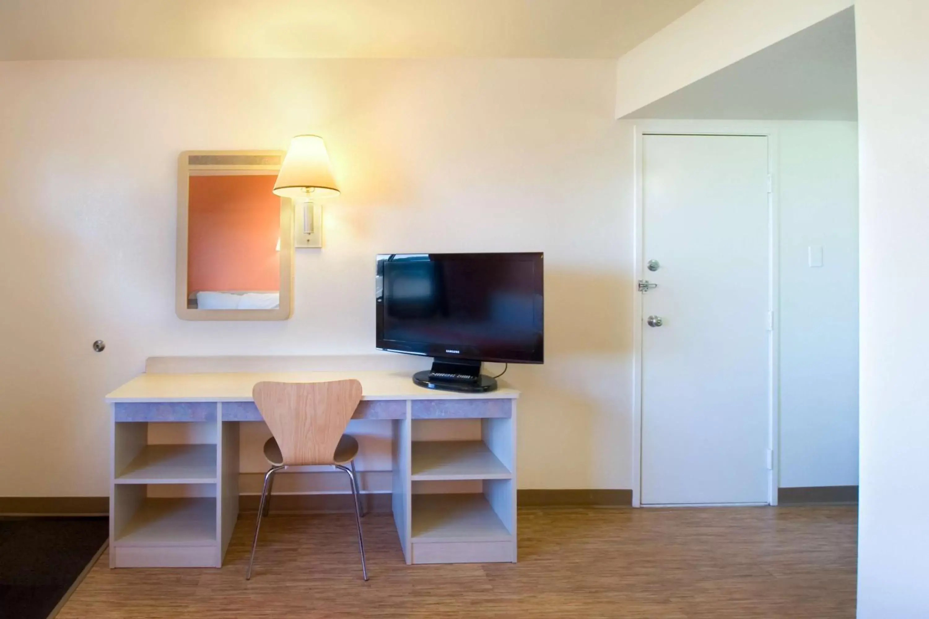 TV and multimedia, TV/Entertainment Center in Motel 6-Pendleton, OR