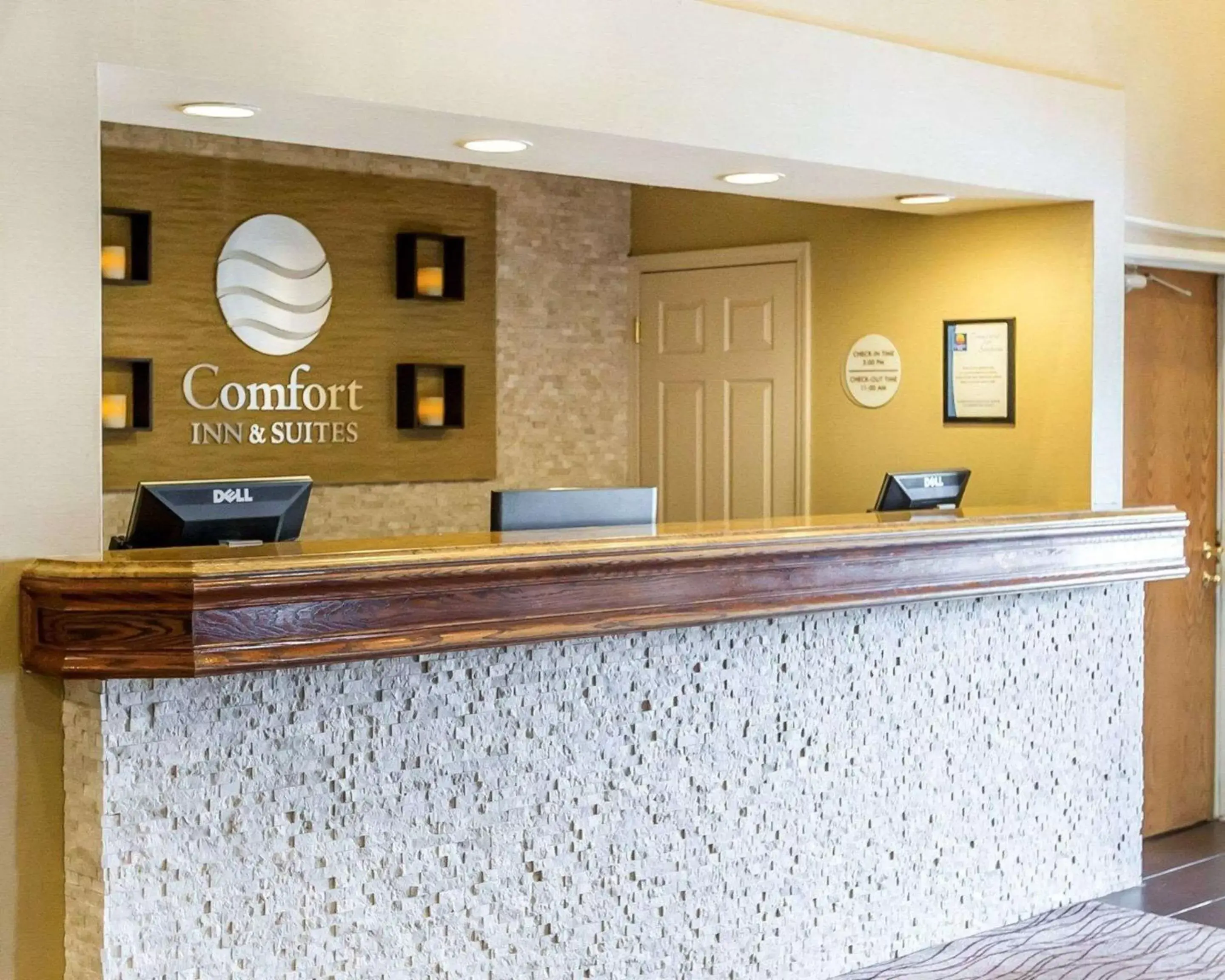 Lobby or reception, Lobby/Reception in Comfort Inn & Suites near Tinley Park Amphitheater