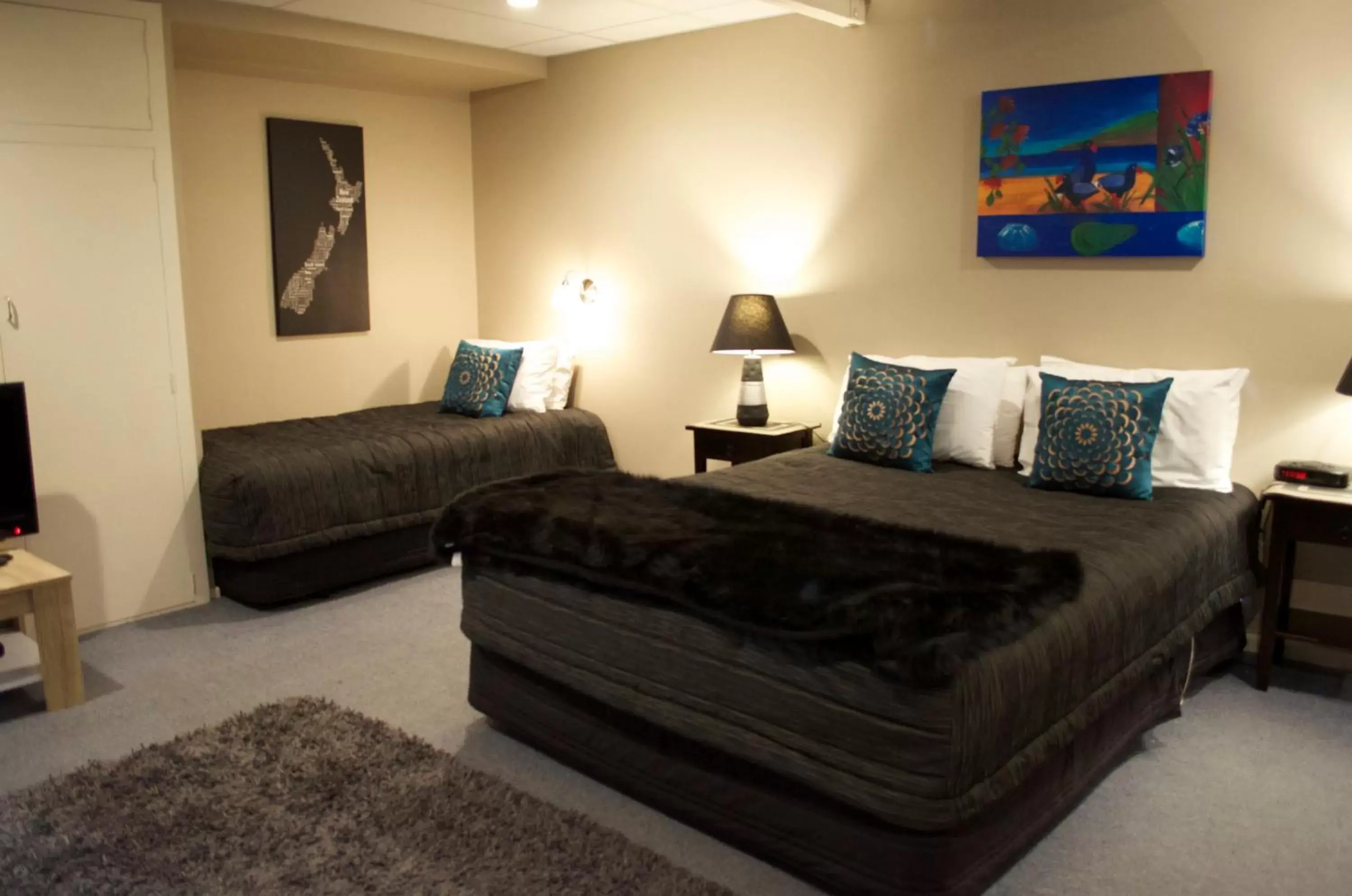 Bedroom, Bed in Diplomat Motel