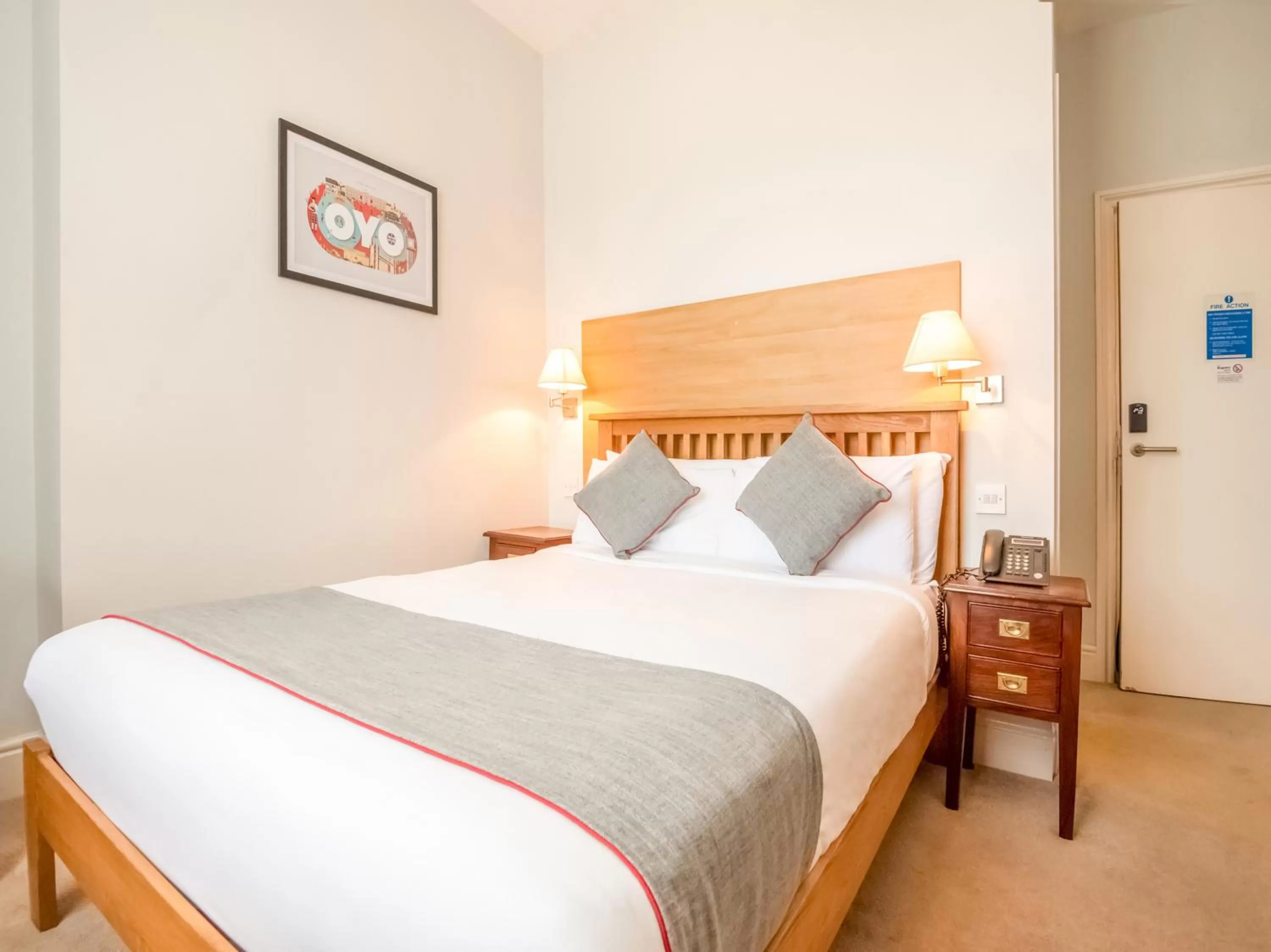 Standard Double Room in OYO the Regency, Clifton Bristøl