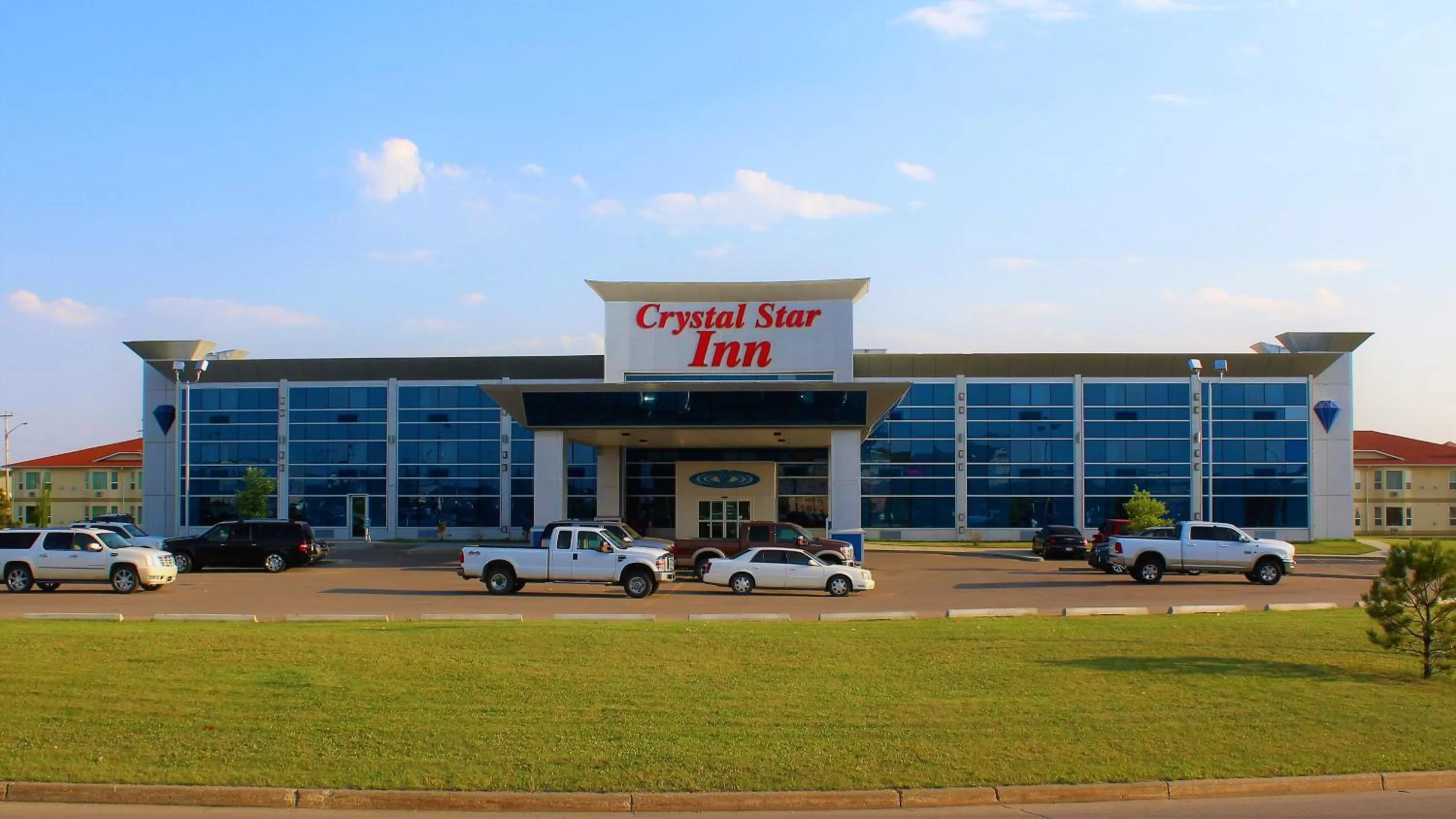 Facade/entrance in Crystal Star Inn Edmonton Airport with free shuttle to and from Airport