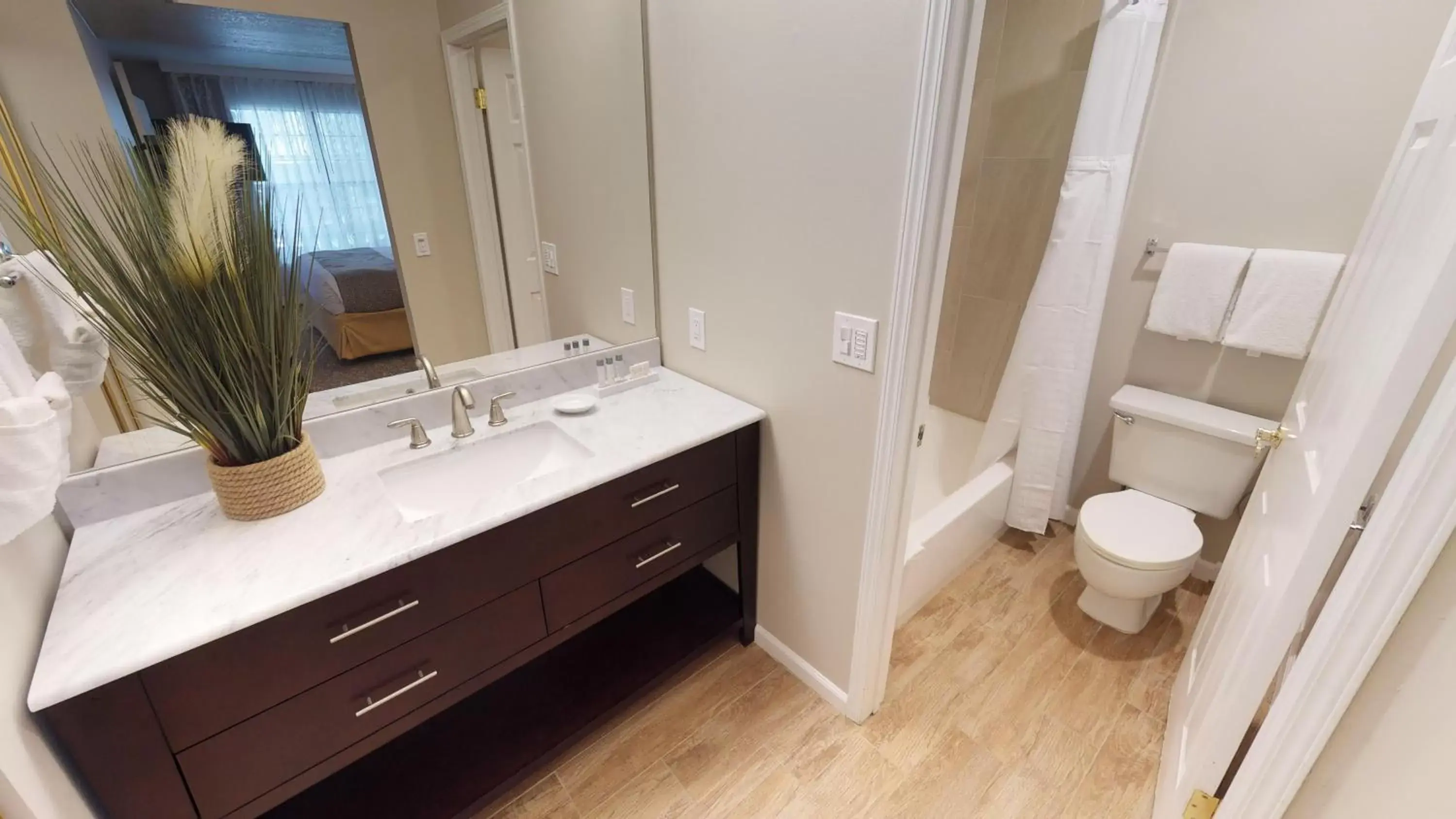 Bathroom in Chase Suite Hotel Newark Fremont