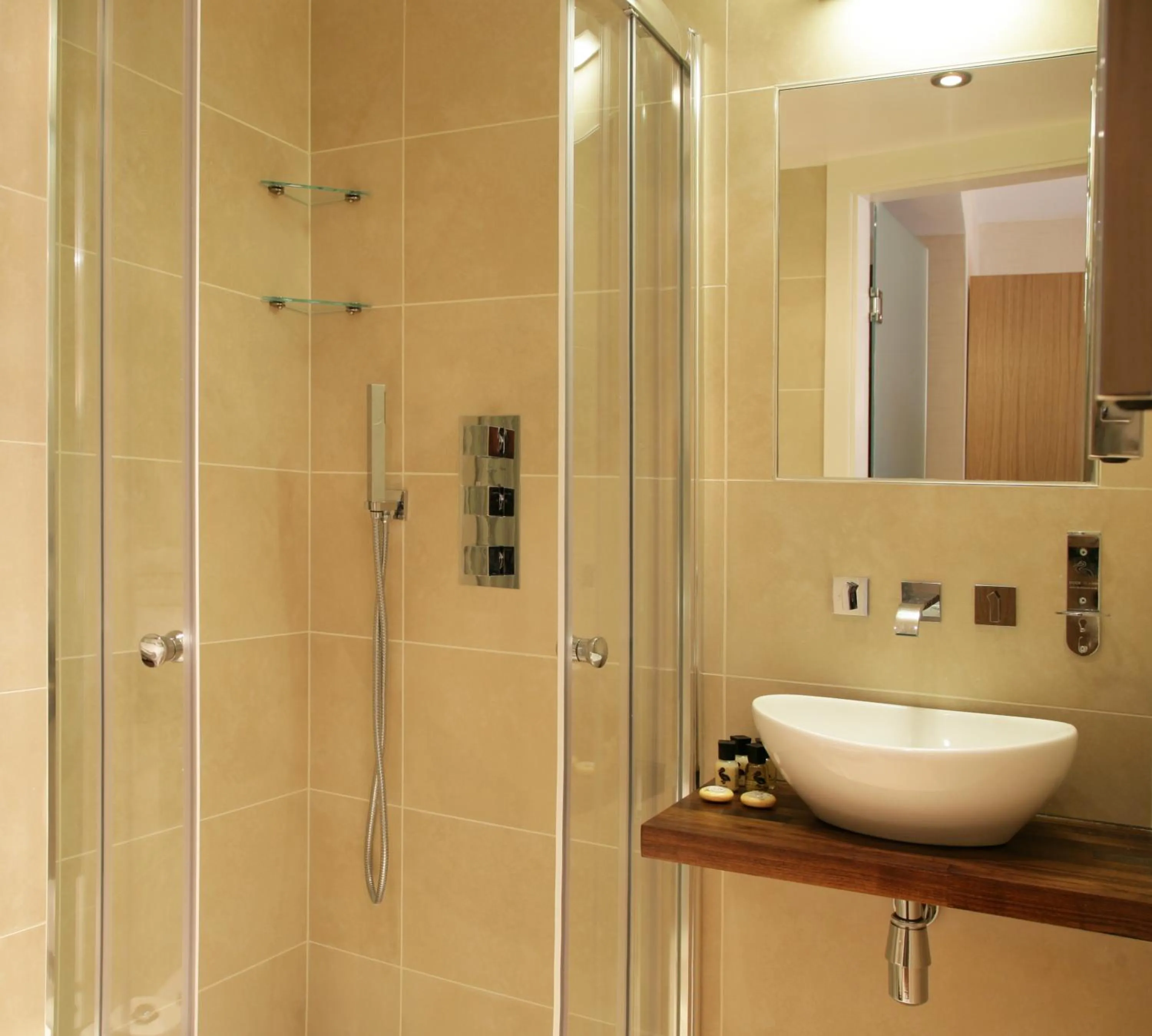 Bathroom in The Jade