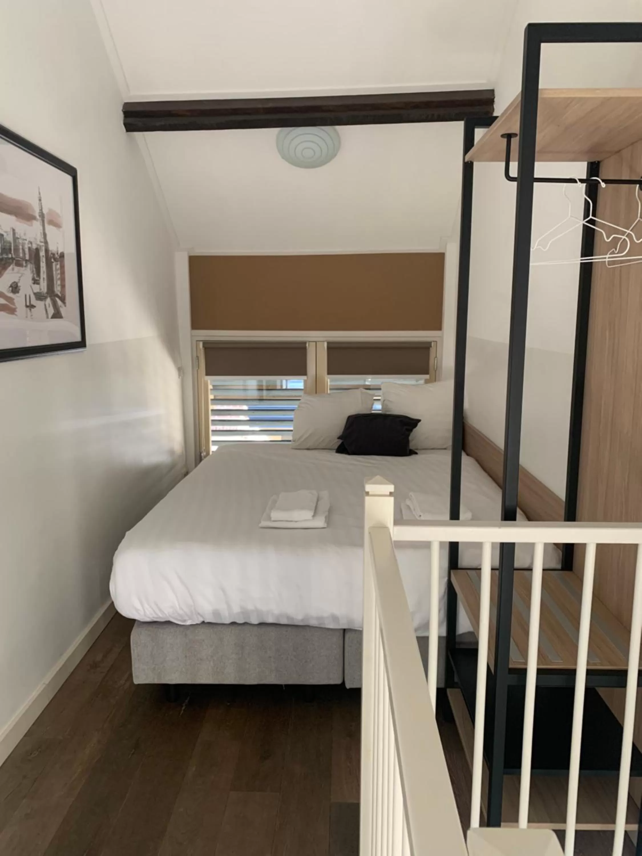 Bedroom, Bed in Plantage Garden Apartments