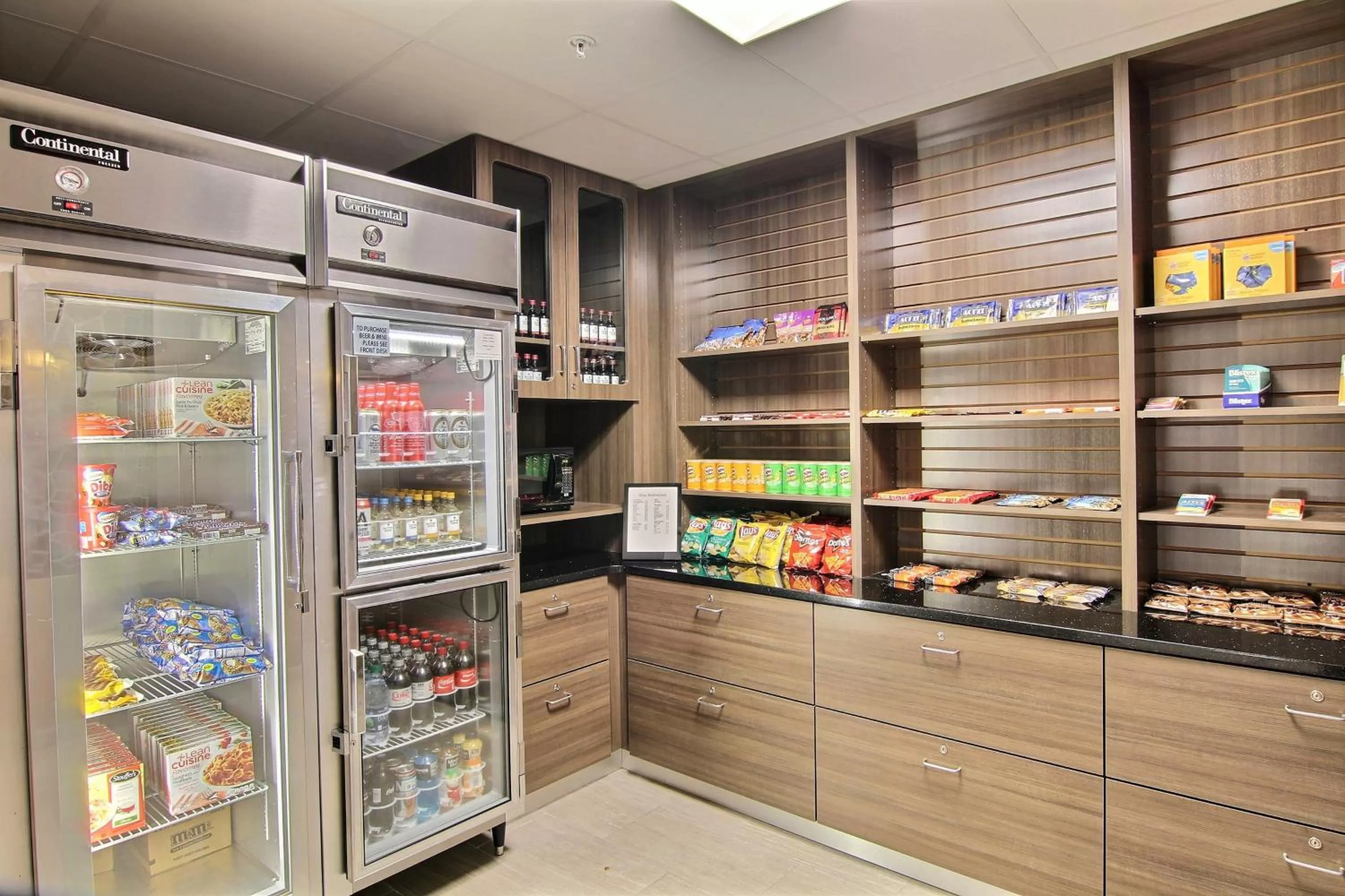 Lobby or reception in Holiday Inn Express Fargo - West Acres by IHG