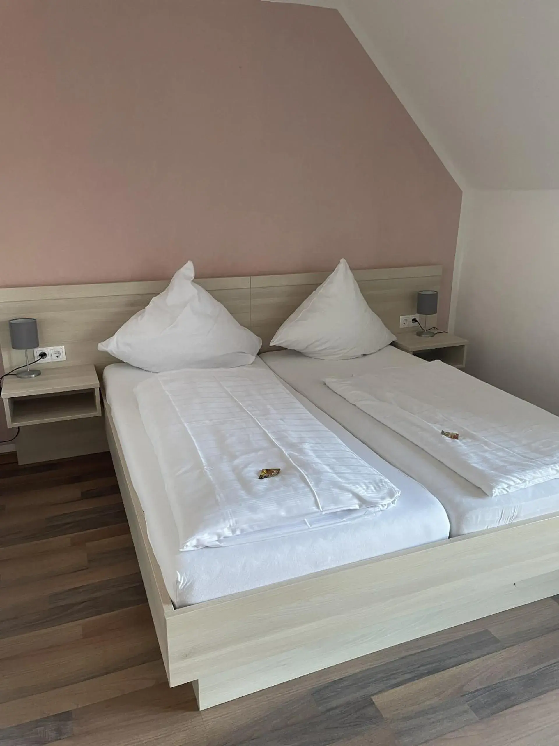 Quadruple Room with Private Bathroom - single occupancy in Hotel Bismarckhöhe