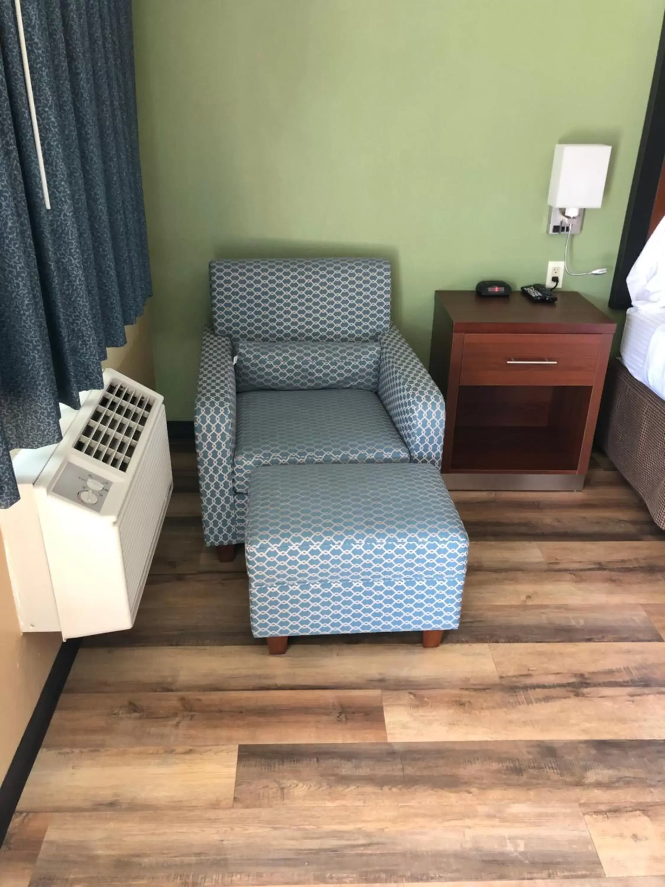 Seating Area in Knights Inn Motel