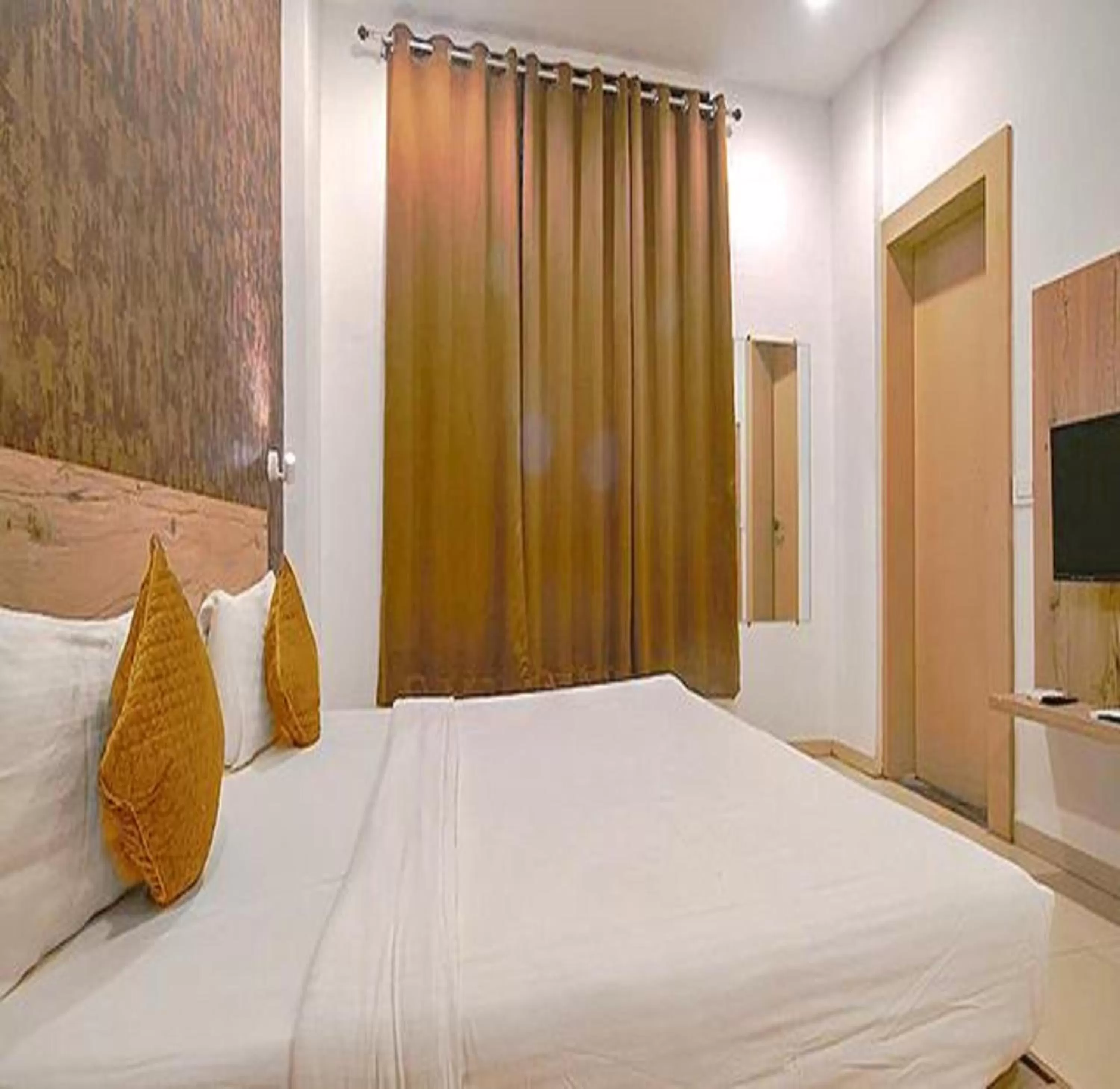 Bed in FabHotel Destiny 54