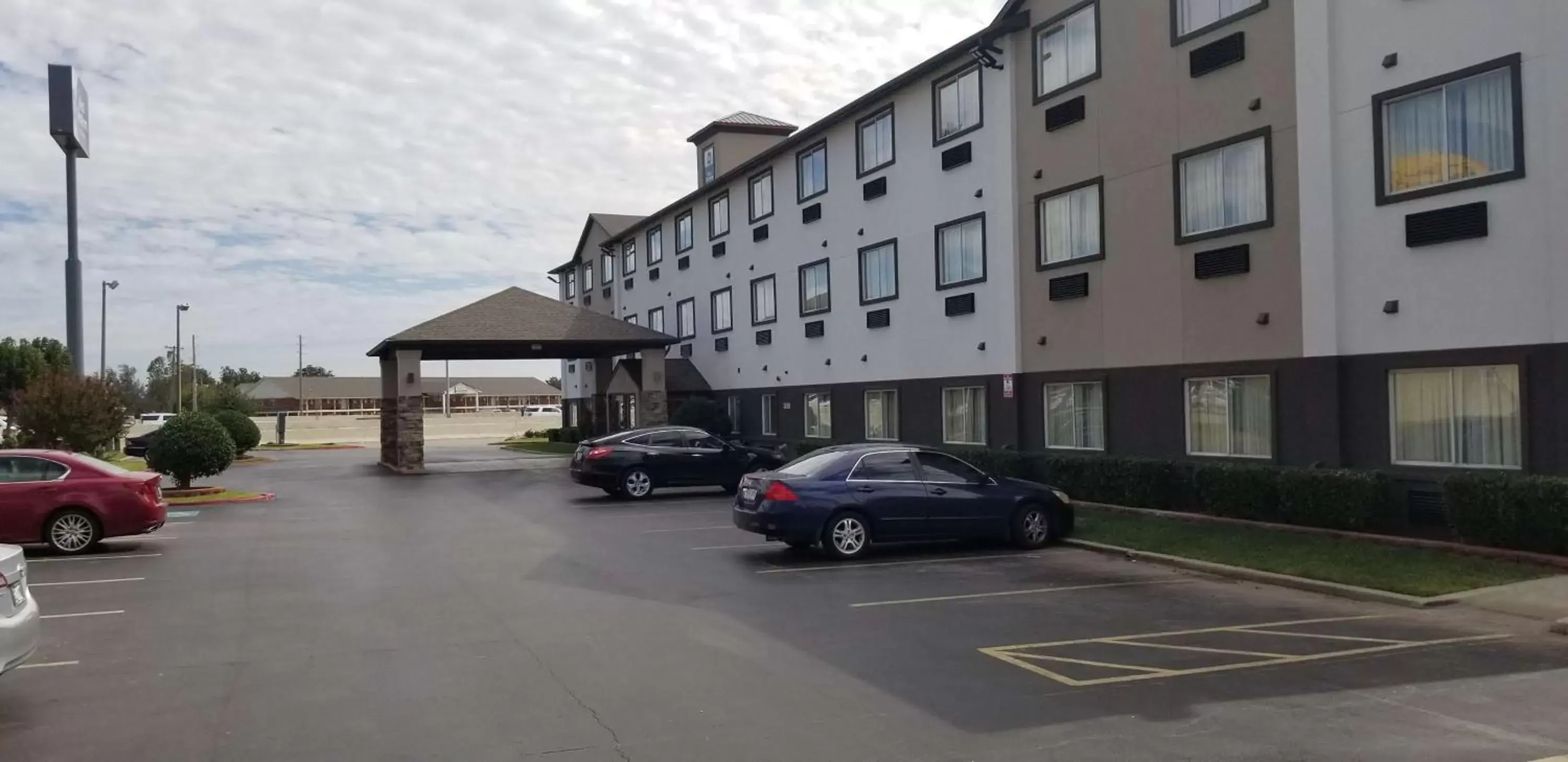 Property Building in Best Western Greentree Inn & Suites