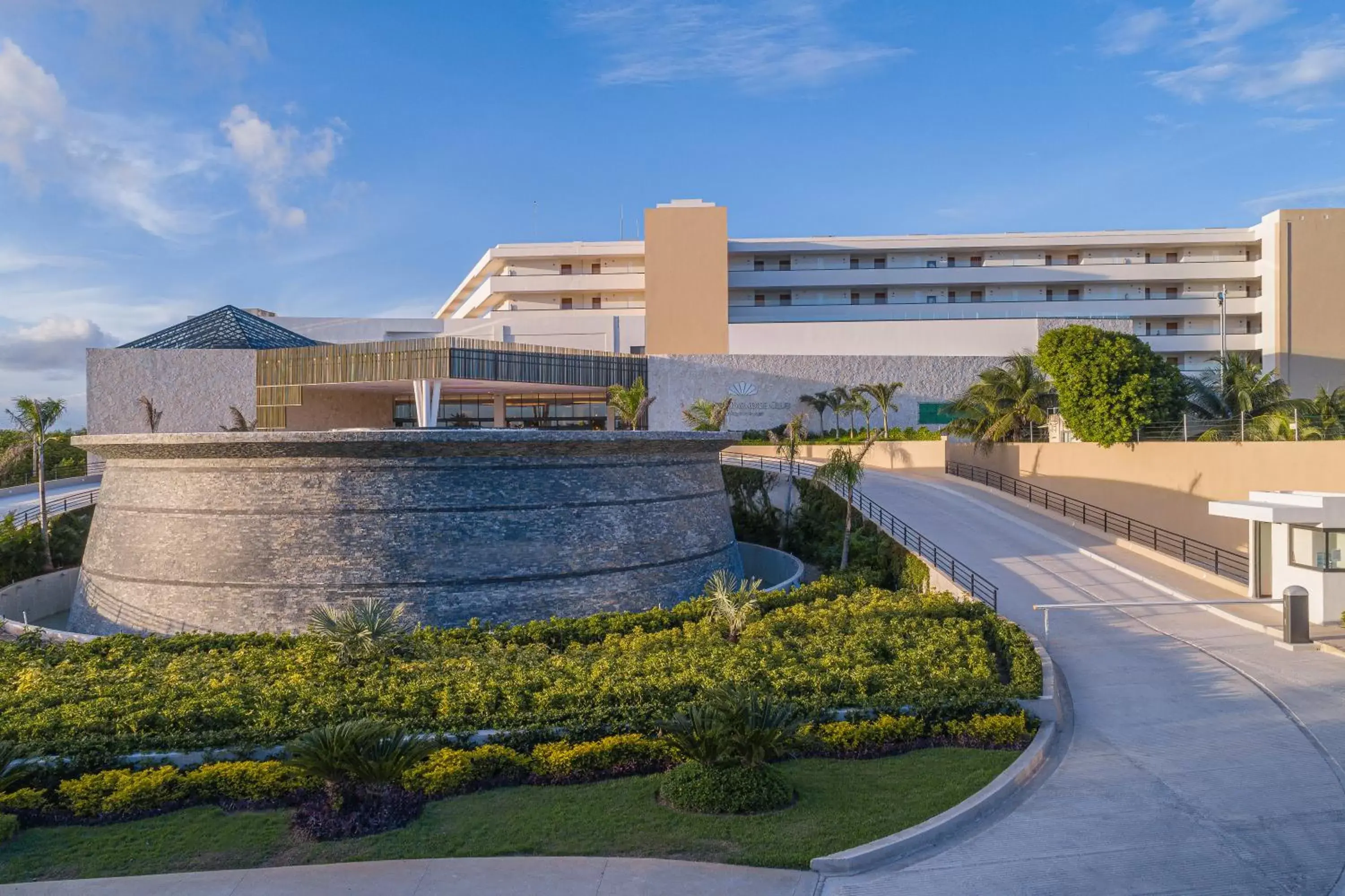 Facade/entrance, Swimming Pool in Sensira Resort & Spa Riviera Maya All Inclusive