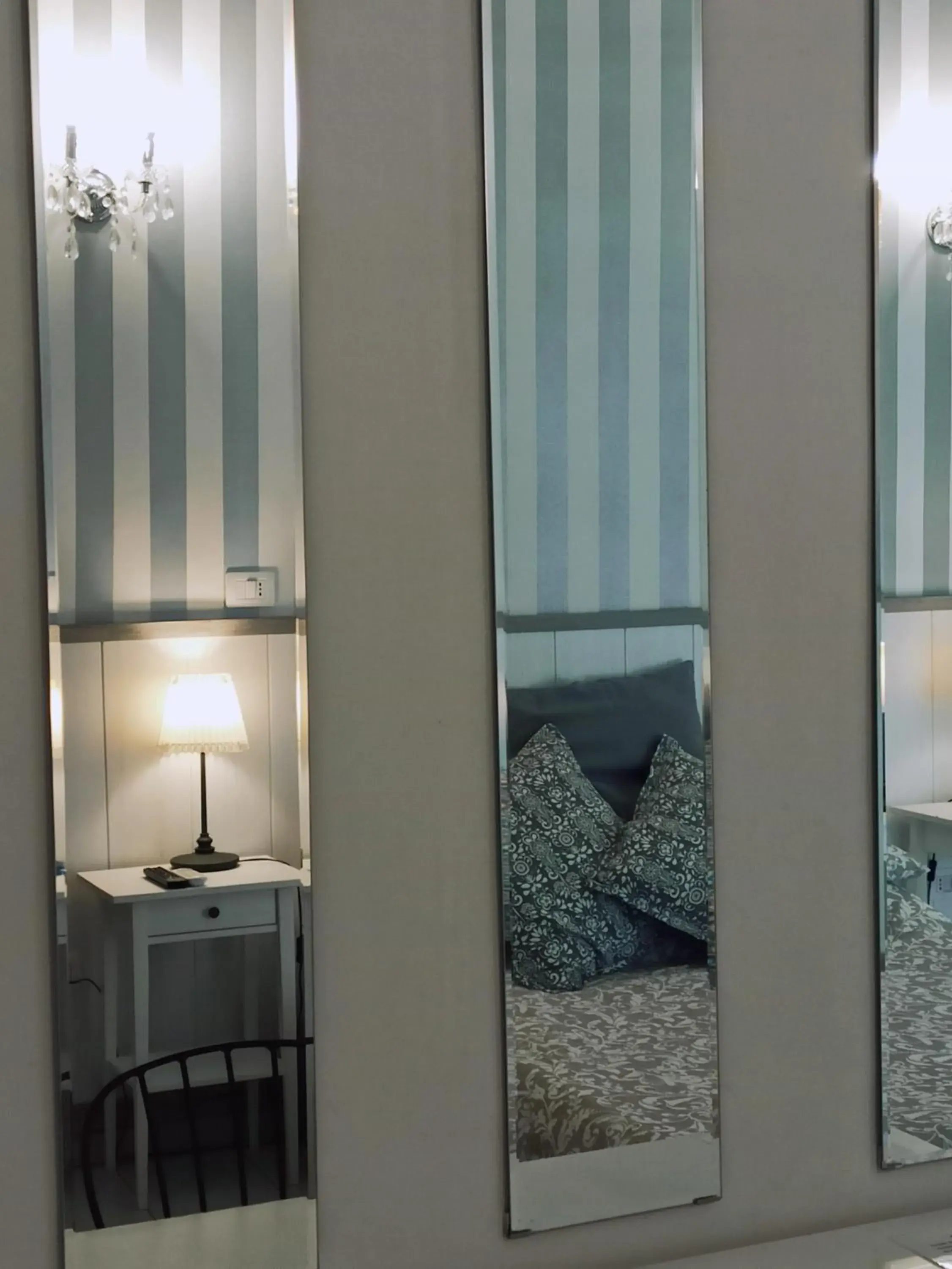 Decorative detail, Bed in B&B Dei Decumani Decorative detail, Bed in B&B Dei Decumani