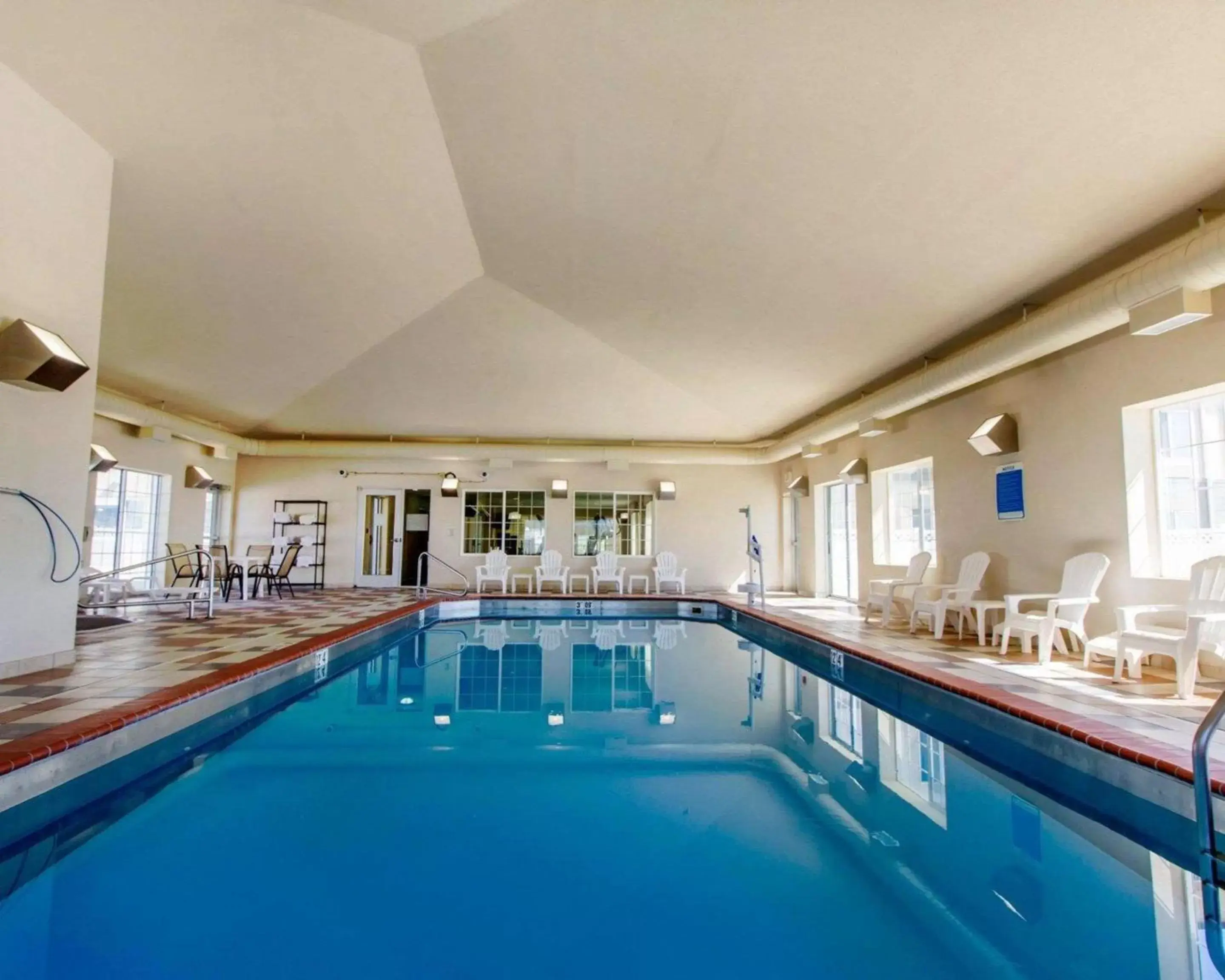 On site, Swimming Pool in Sleep Inn & Suites Evansville