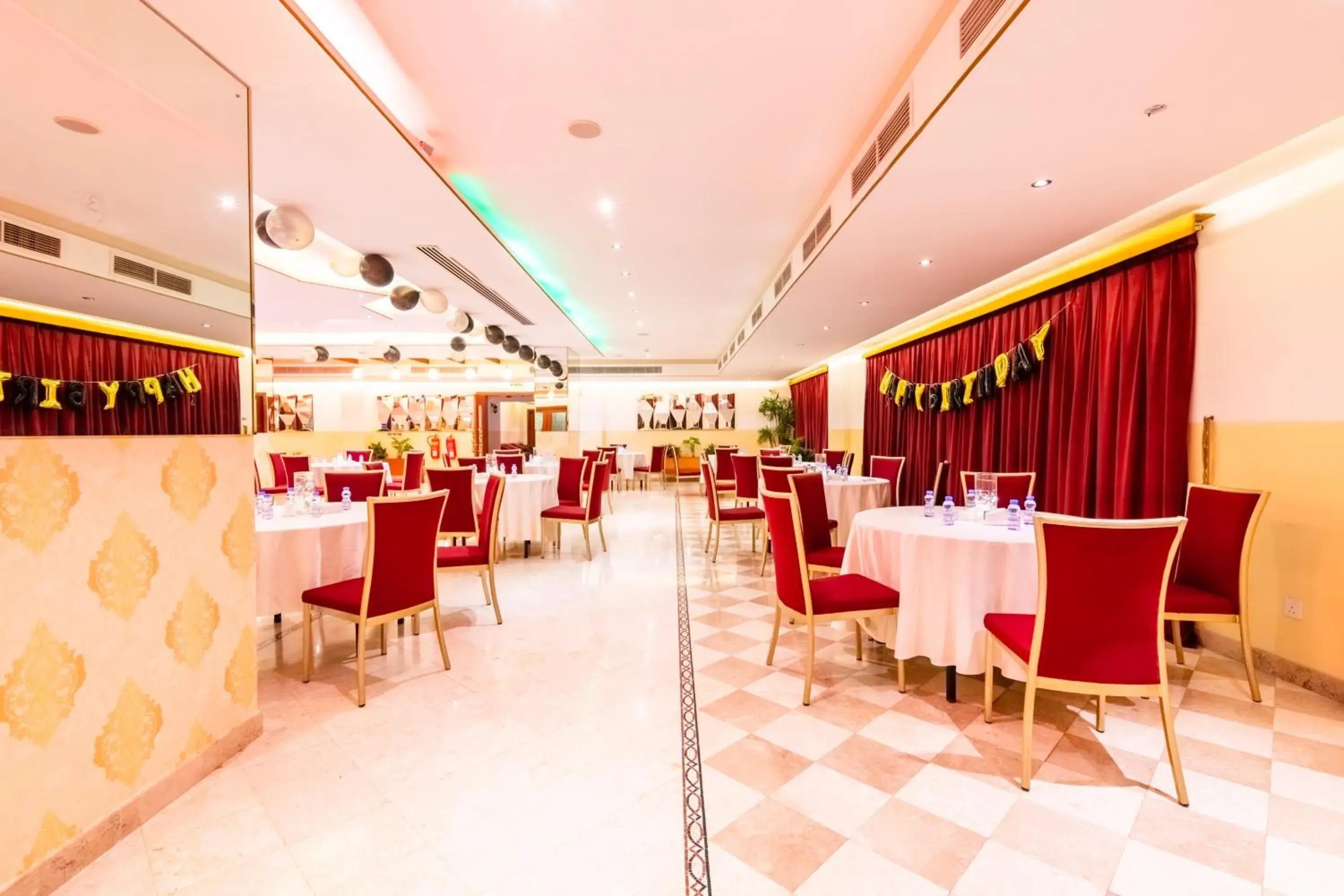 Banquet/Function facilities, Restaurant/Places to Eat in The Platinum Hotel