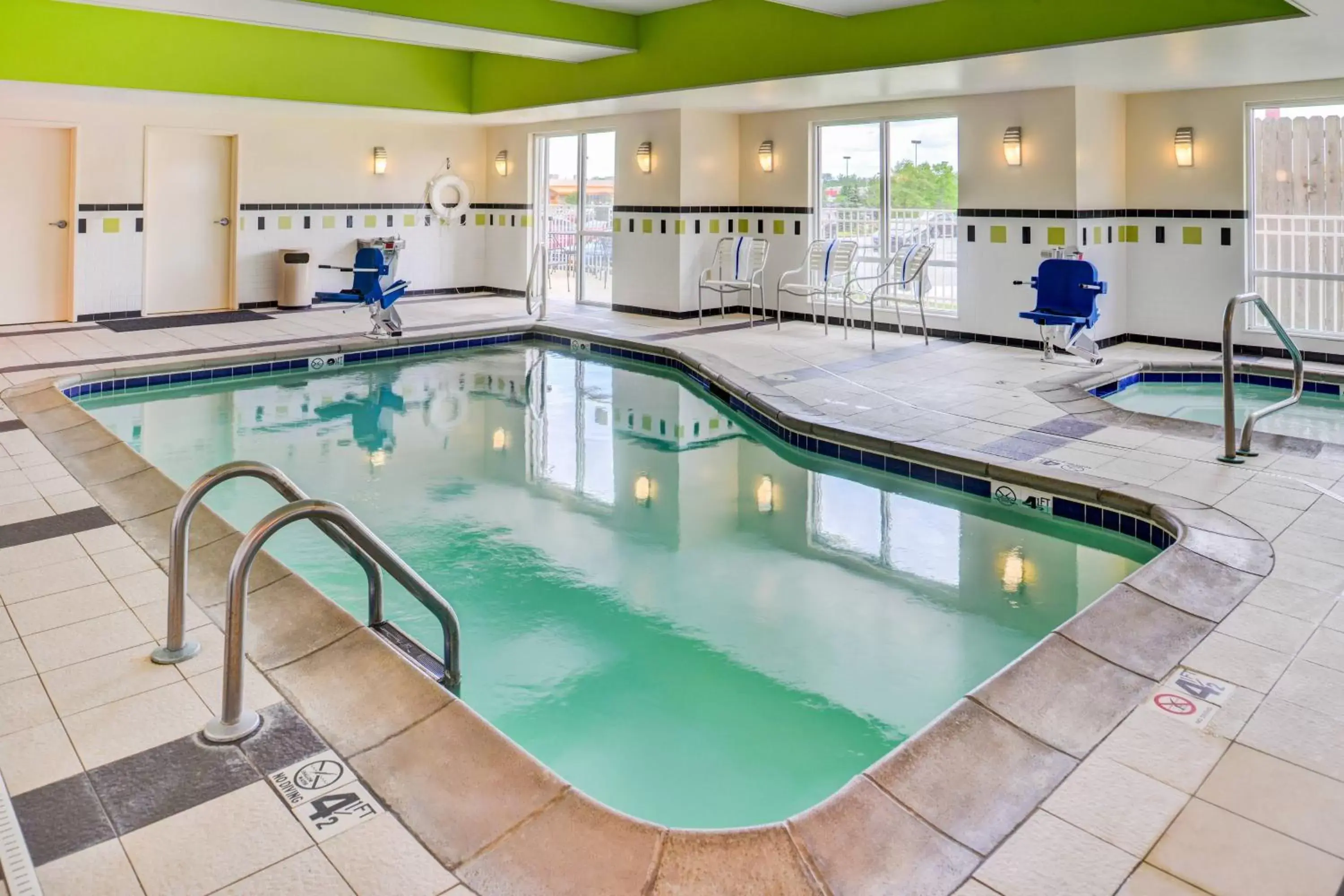 Swimming Pool in Fairfield Inn and Suites by Marriott Fort Wayne