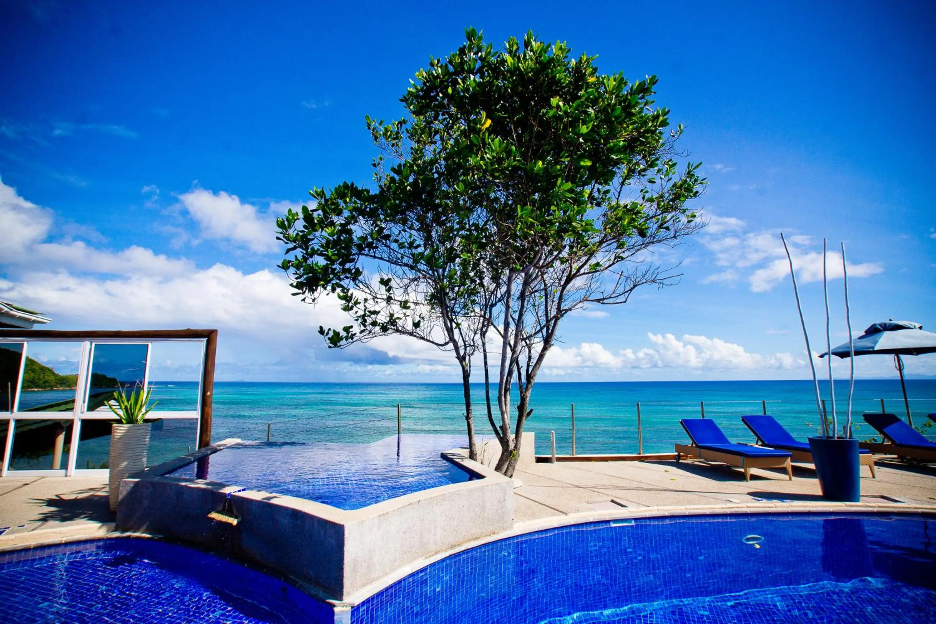 Day in Coco de Mer Hotel and Black Parrot Suites