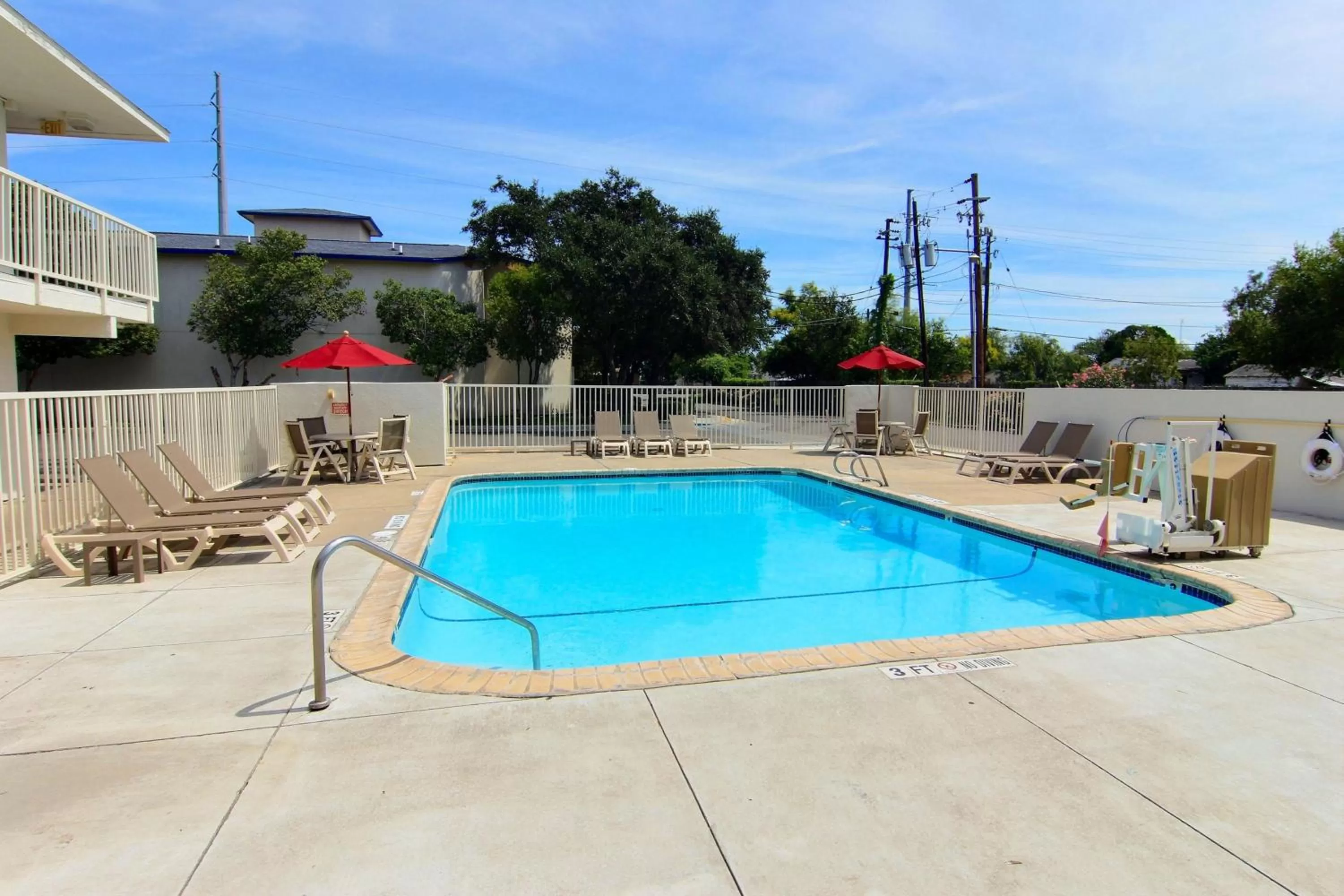 Swimming pool in Motel 6-Corpus Christi, TX - Northwest
