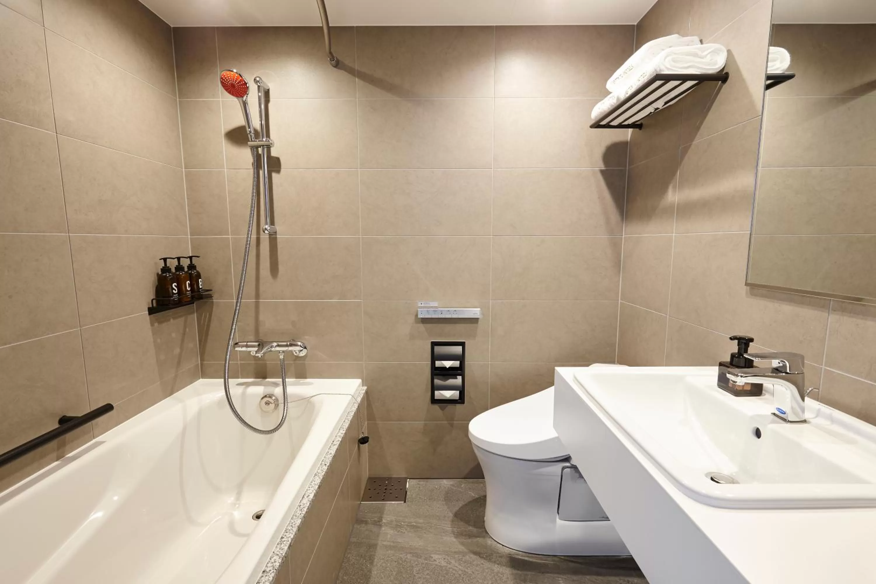 Toilet in Kawasaki King Skyfront Tokyu REI Hotel