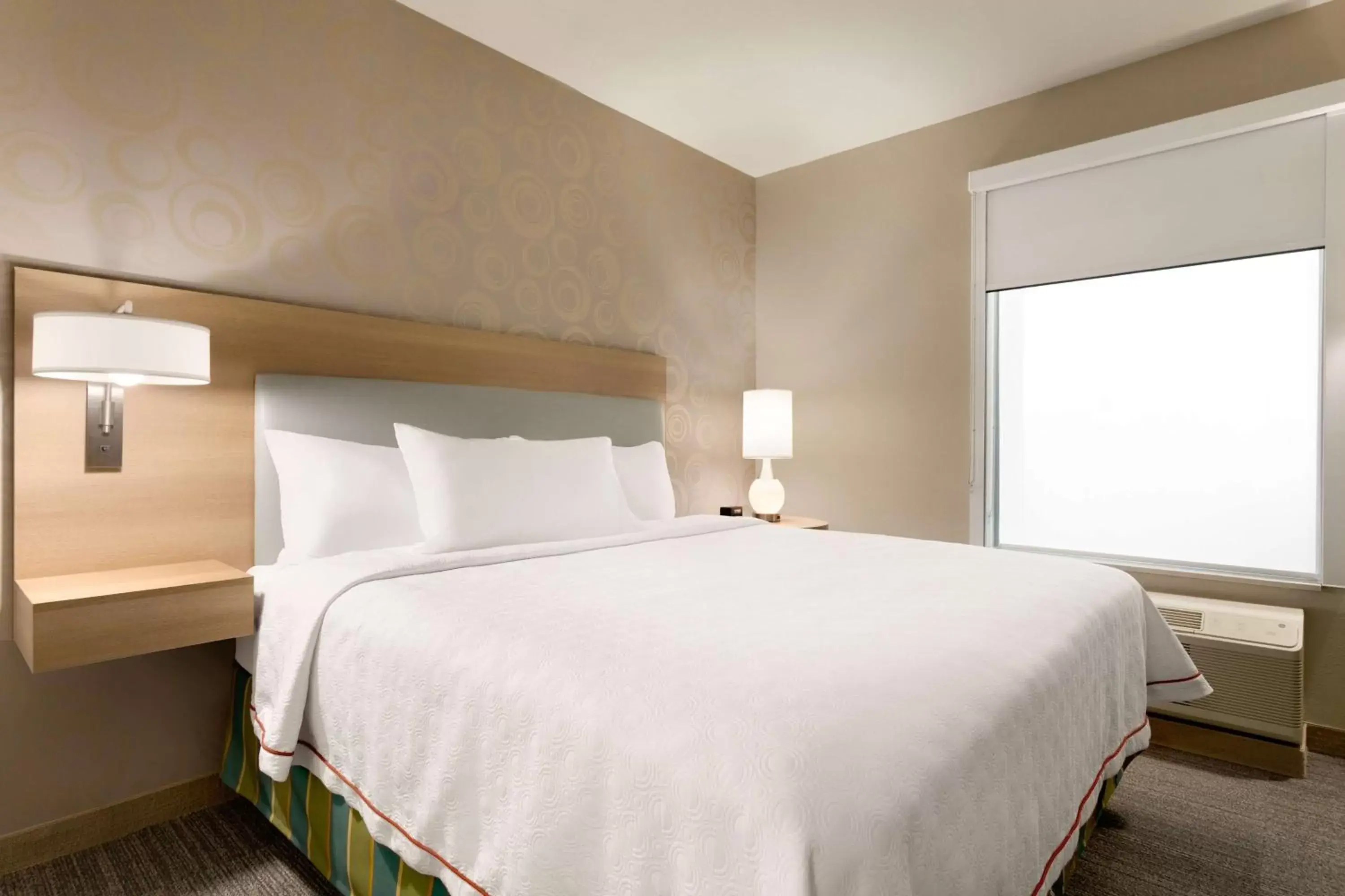 Bed in Home2 Suites by Hilton Shenandoah The Woodlands