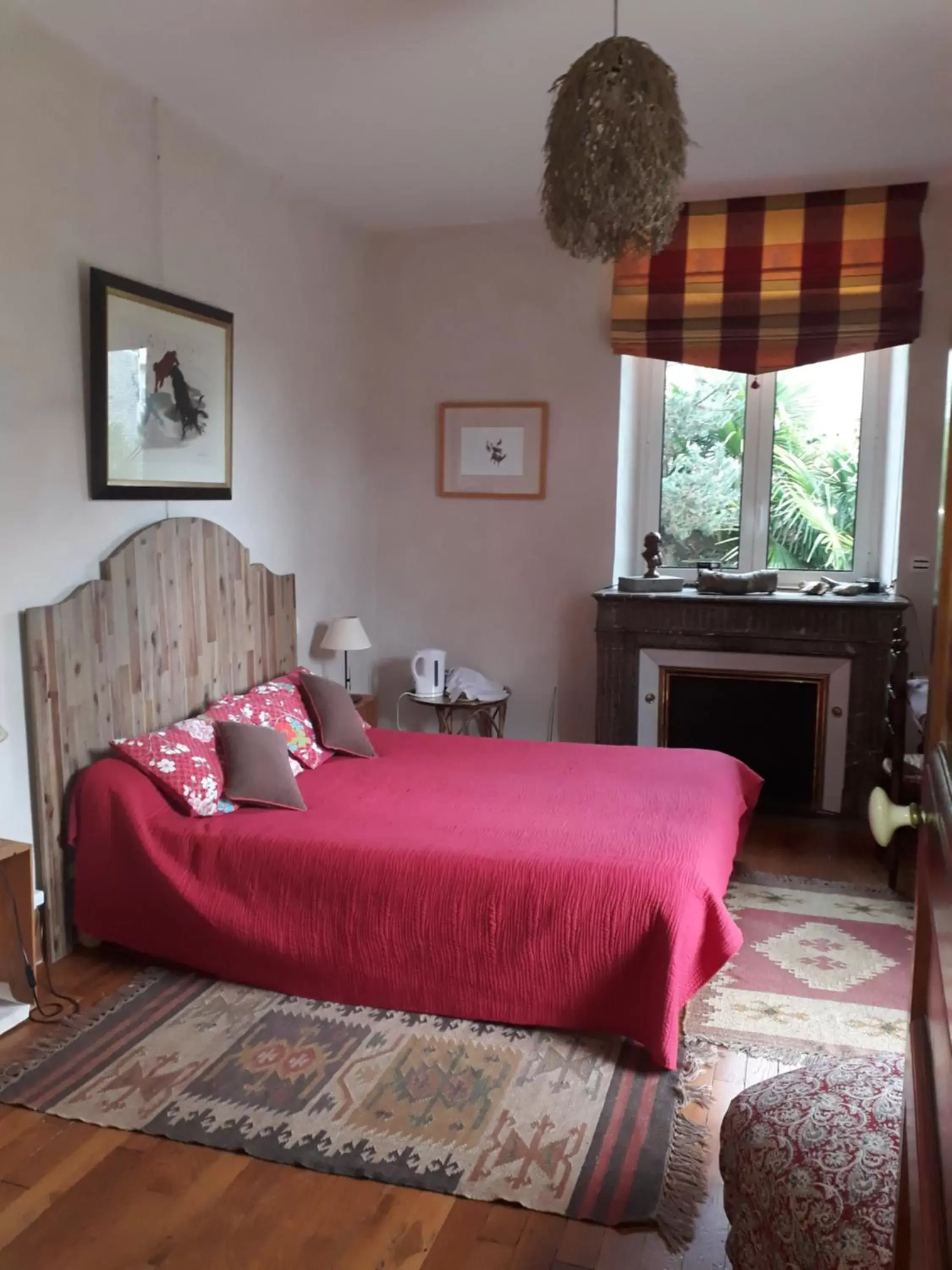 Bedroom, Bed in Chambres Rue De Lorry