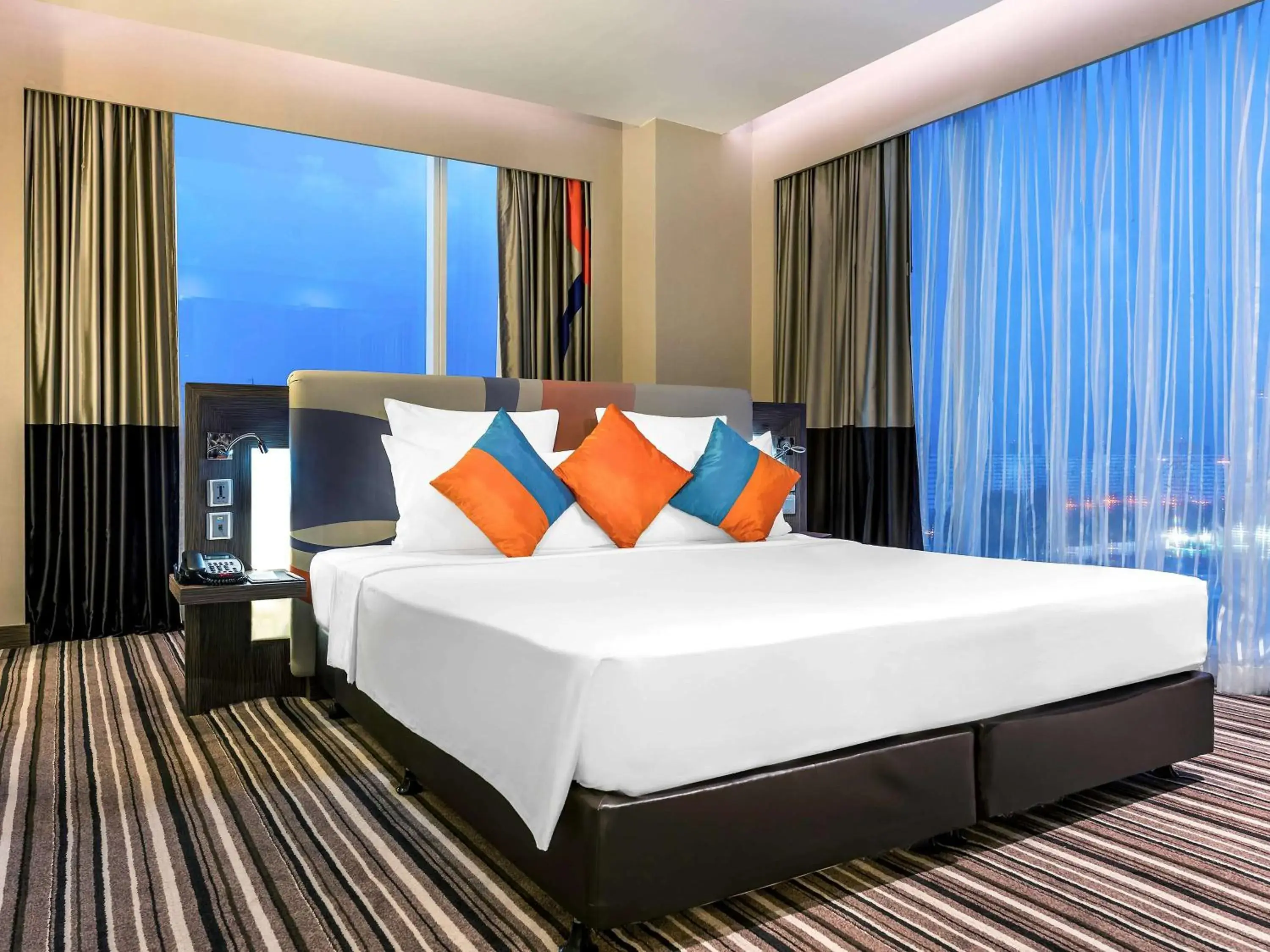 Photo of the whole room, Bed in Novotel Bangkok Impact Hotel