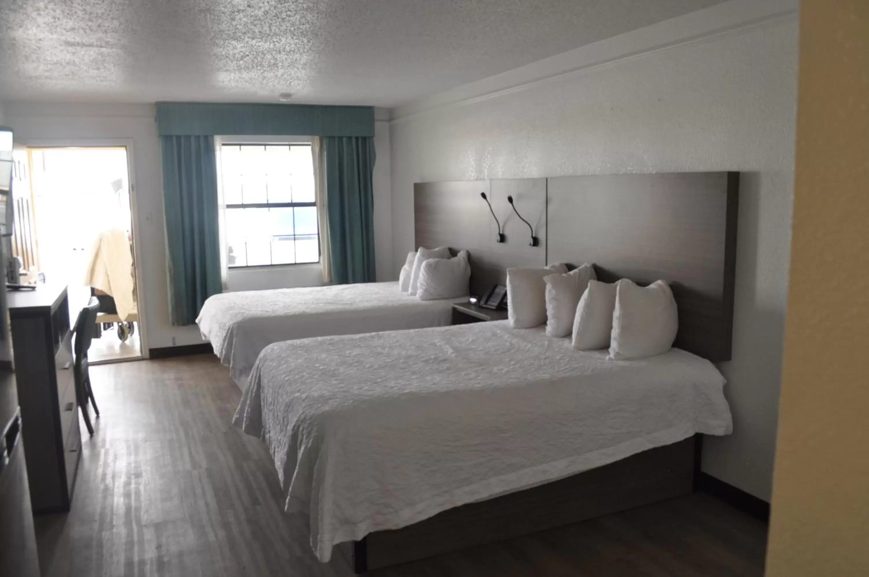 Bed in Baymont by Wyndham Fort Stockton 