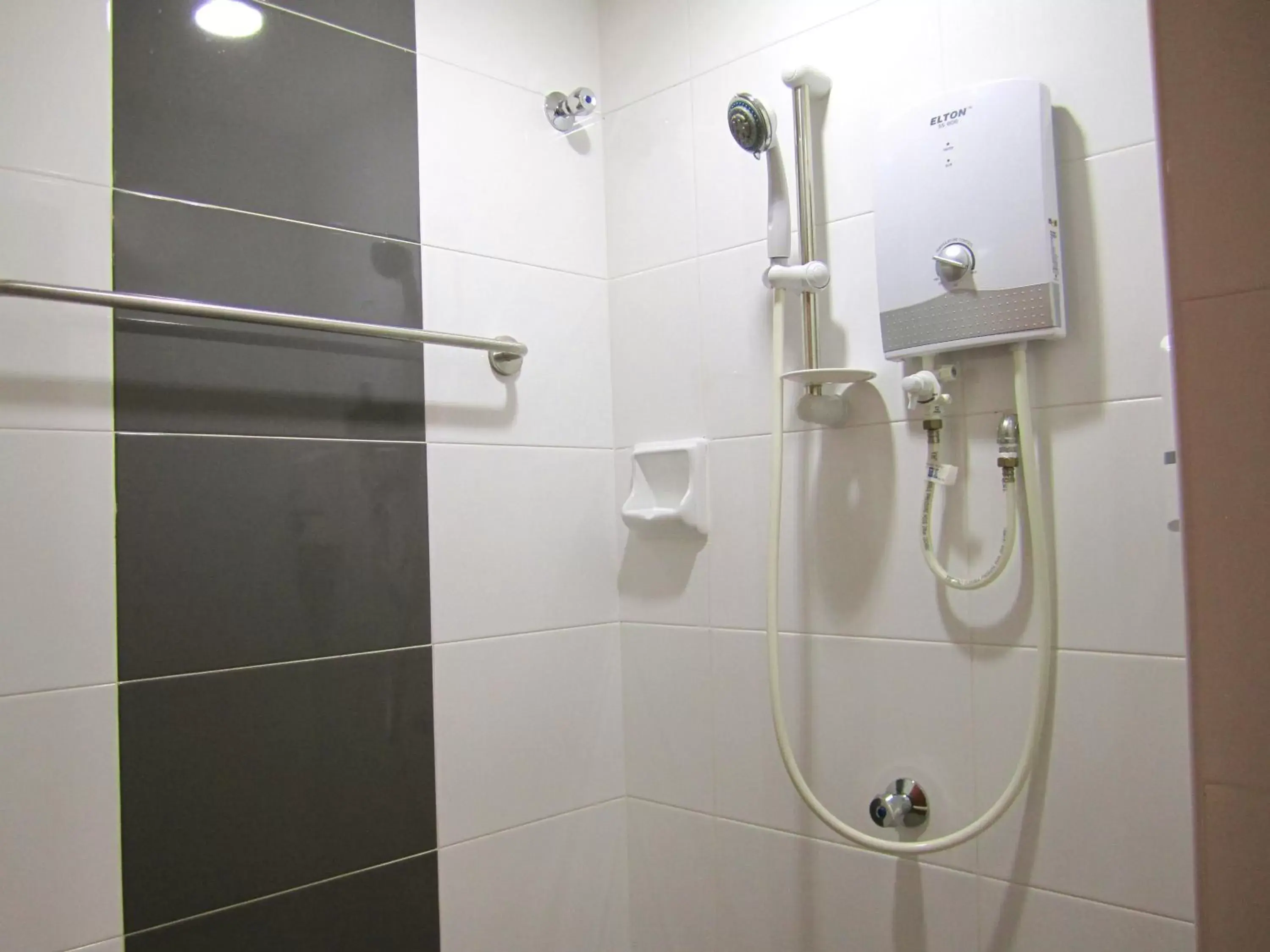 Bathroom in Sun Inns Hotel Kuala Selangor