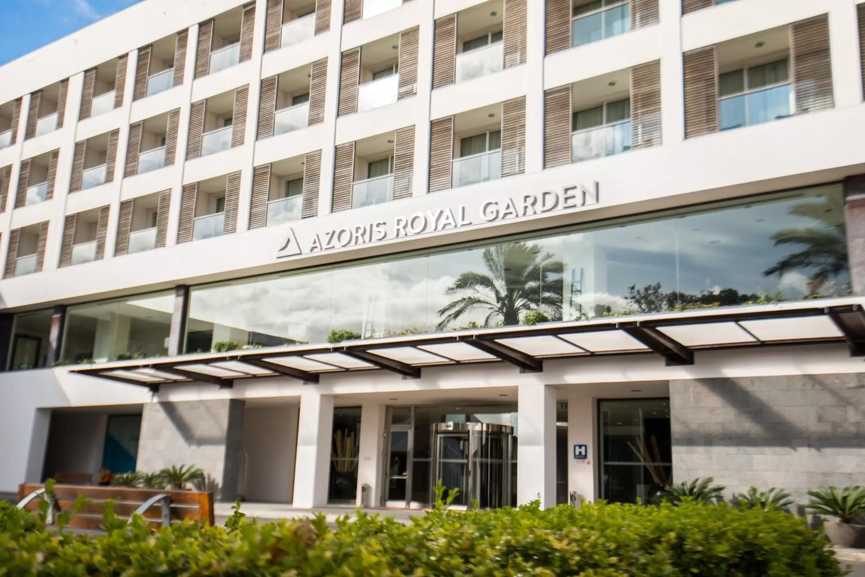 Facade/entrance, Property Building in Azoris Royal Garden – Leisure & Conference Hotel