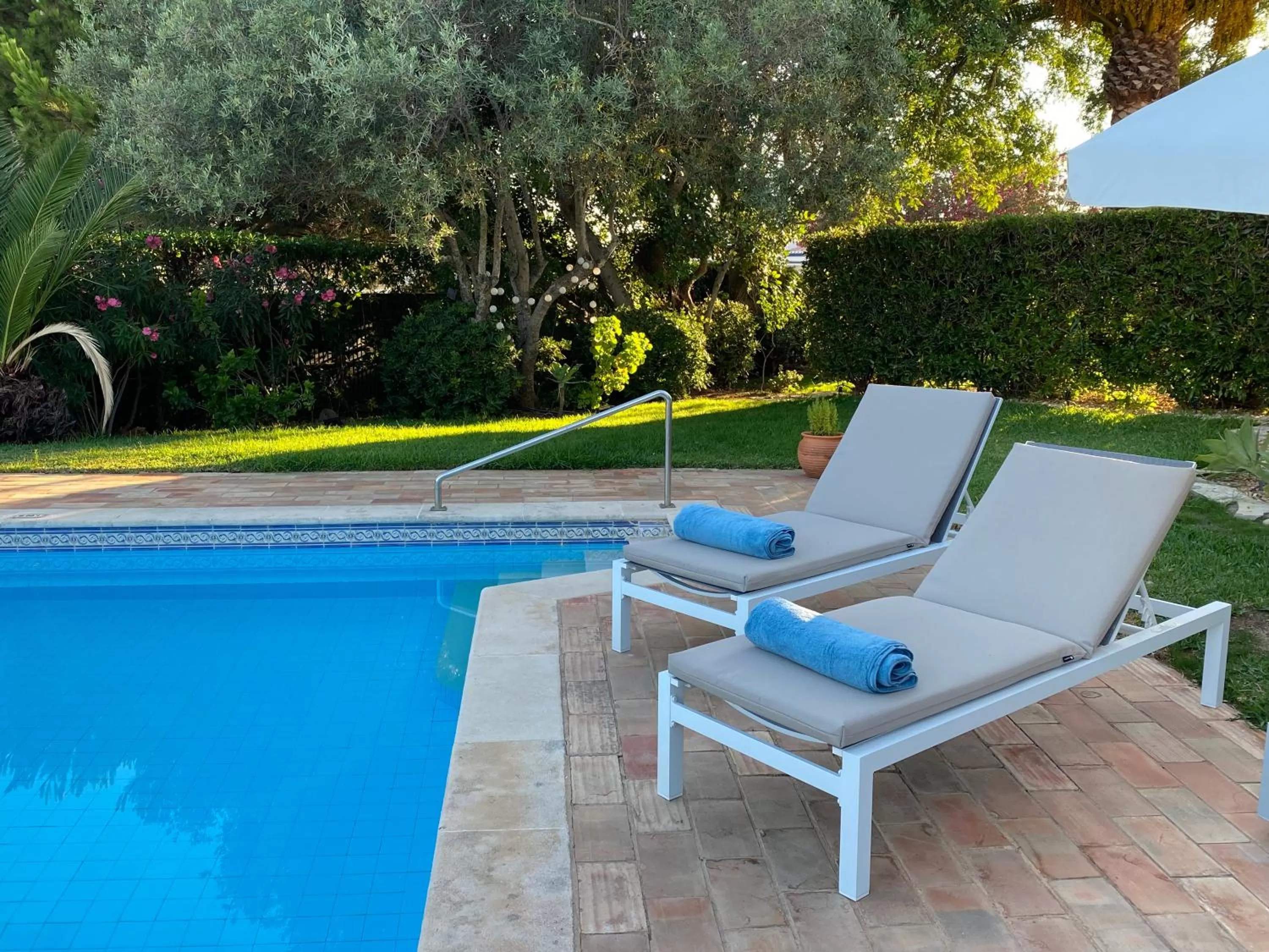 Swimming pool in Rocha Brava Village Resort