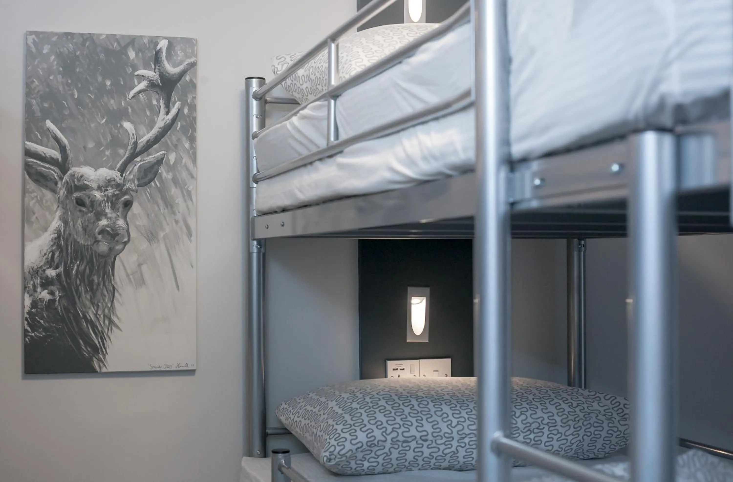 Bedroom, Bed in West End Hotel