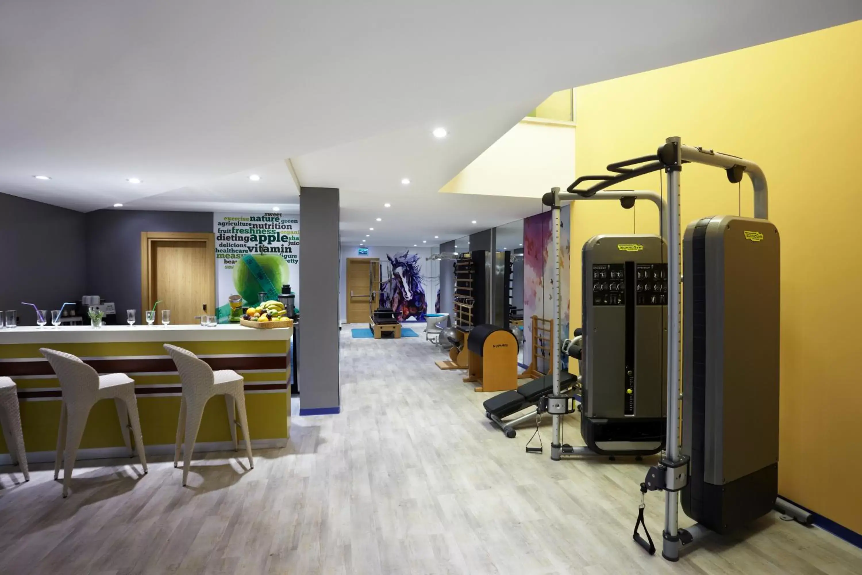 Lounge or bar, Fitness Center/Facilities in Istanbul Gonen Hotel