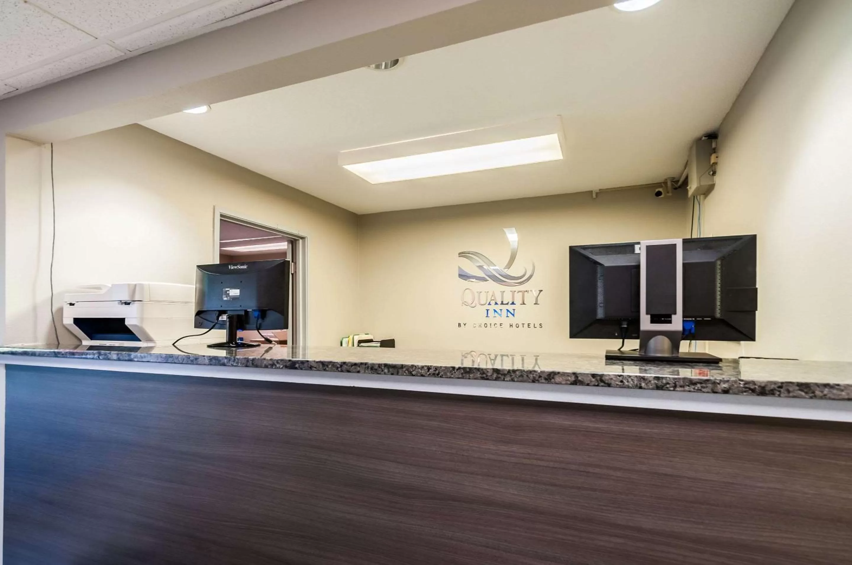 Lobby or reception in Quality Inn Solomons - Beacon Marina