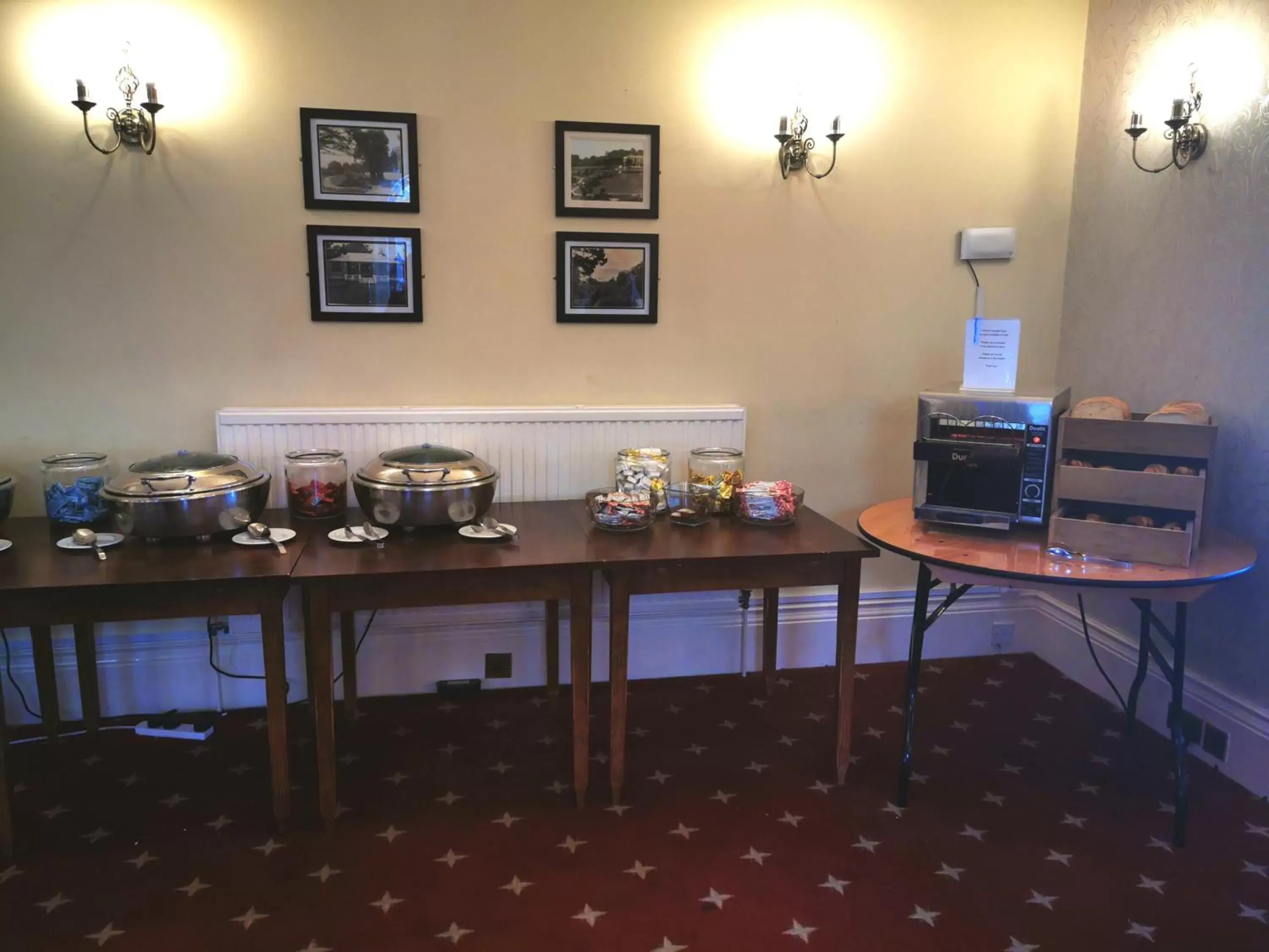 Coffee/tea facilities, Restaurant/Places to Eat in Cliffden Hotel