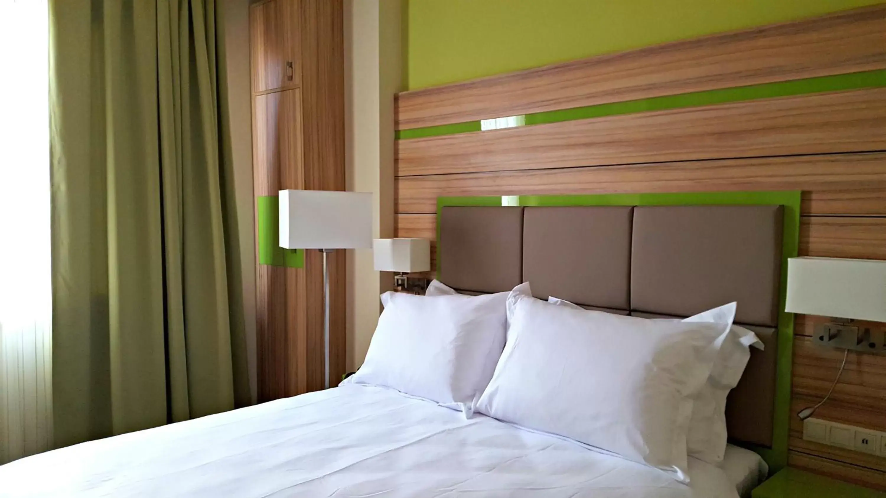 Photo of the whole room, Bed in Holiday Inn Plovdiv, an IHG Hotel