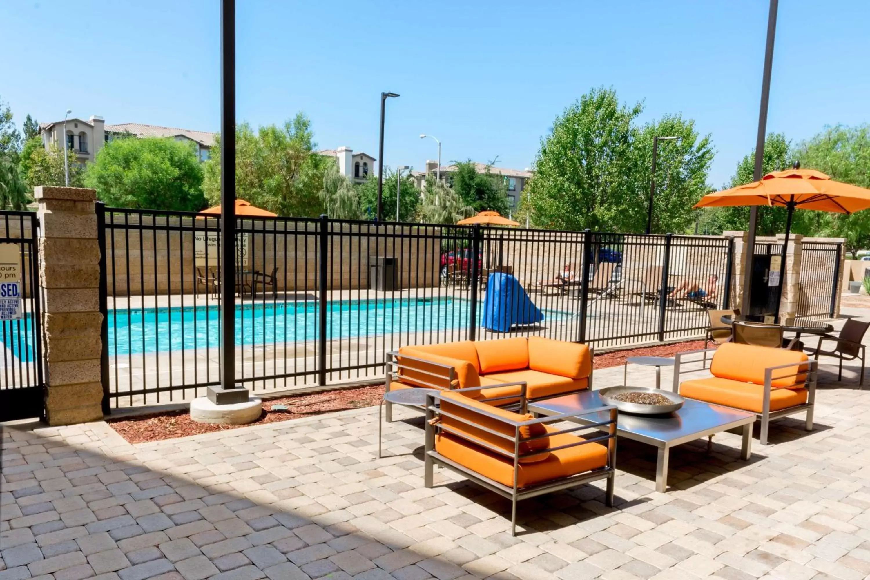 Pool view, Swimming Pool in Hampton Inn & Suites Riverside/Corona East