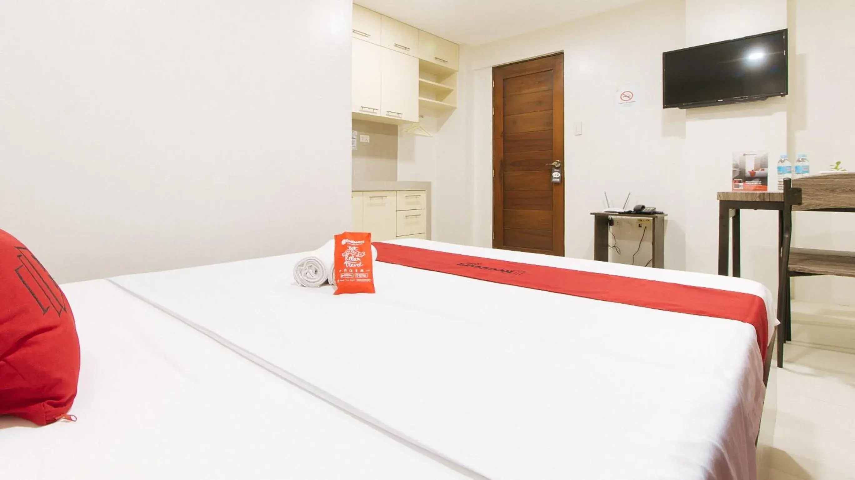 Bedroom, Bed in RedDoorz near Fernwoods Garden Quezon City