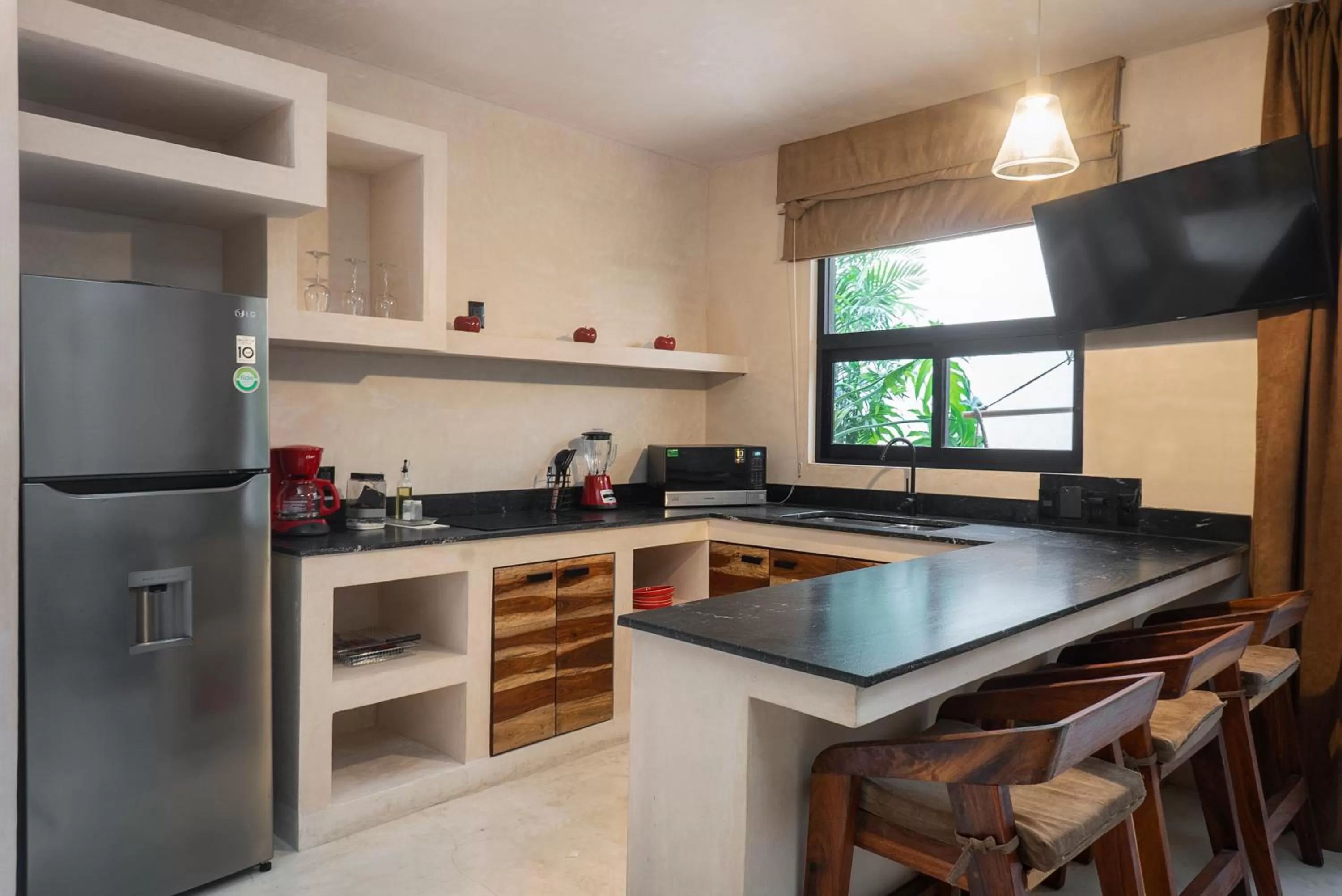Kitchen/Kitchenette in UJO Condo Boutique