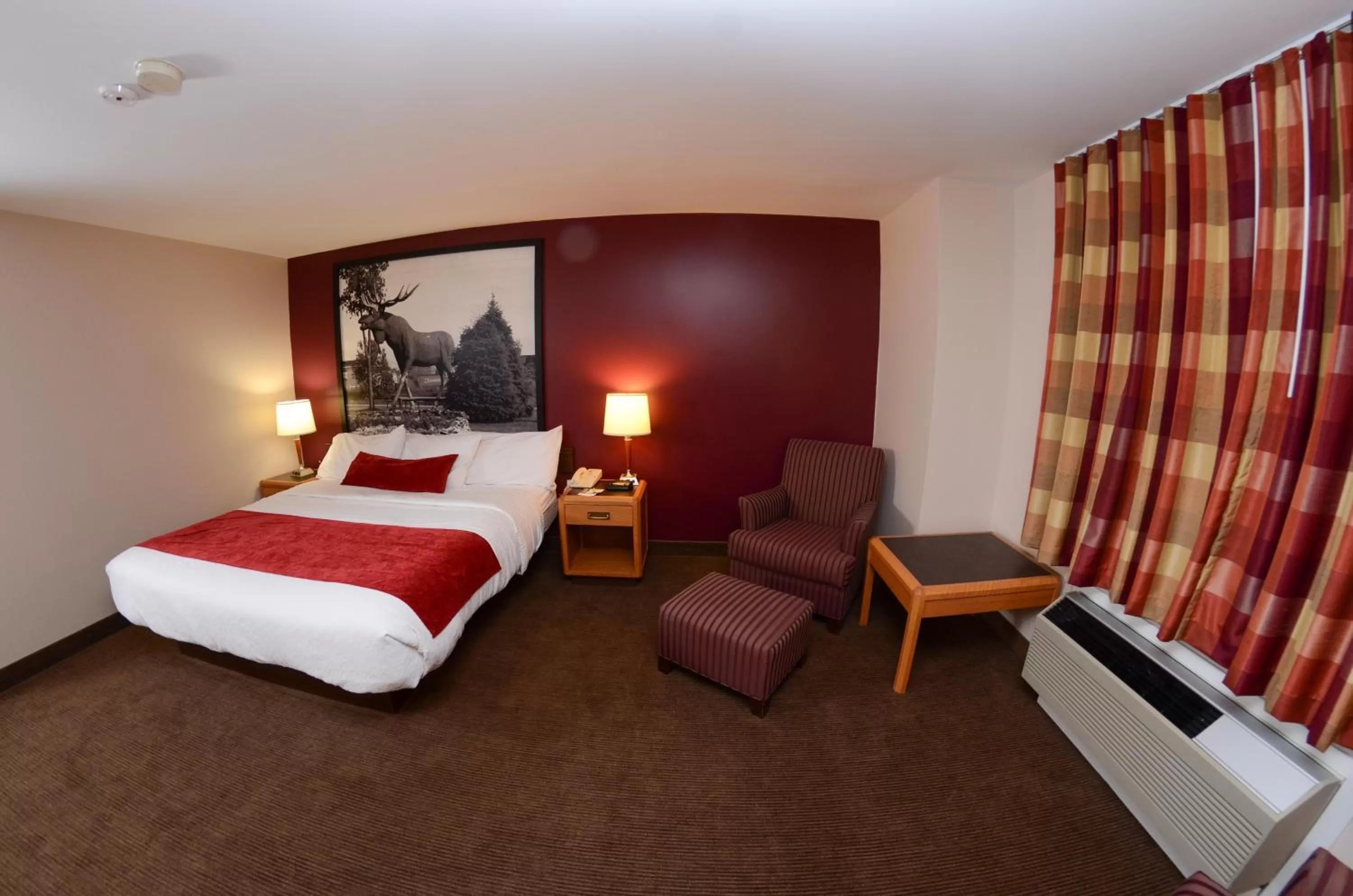 Bedroom, Bed in Super 8 by Wyndham North Bay