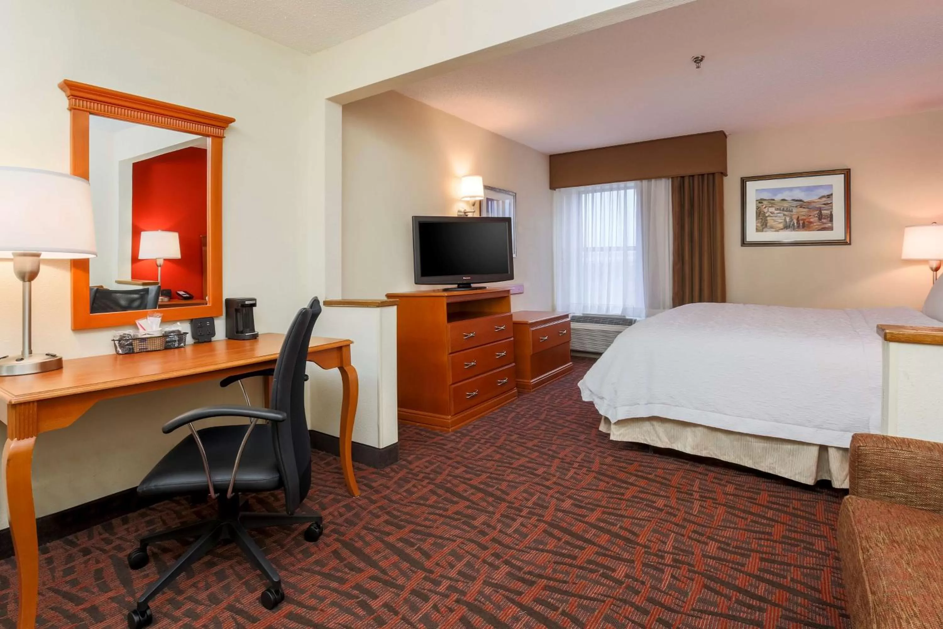 Bed, TV/Entertainment Center in Hampton Inn Dayton/Fairborn