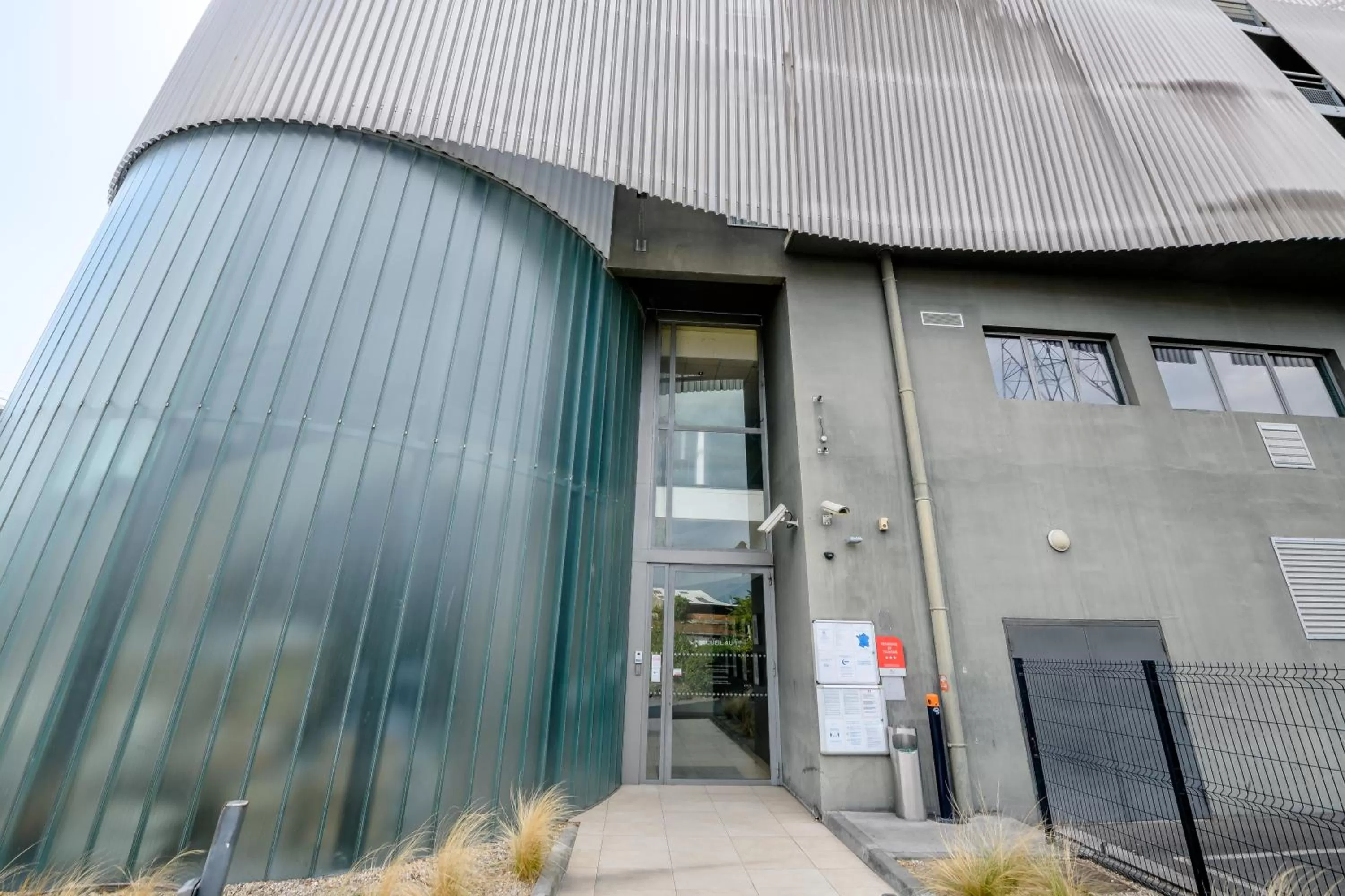 Facade/entrance in Comfort Aparthotel Bordeaux Begles Arena