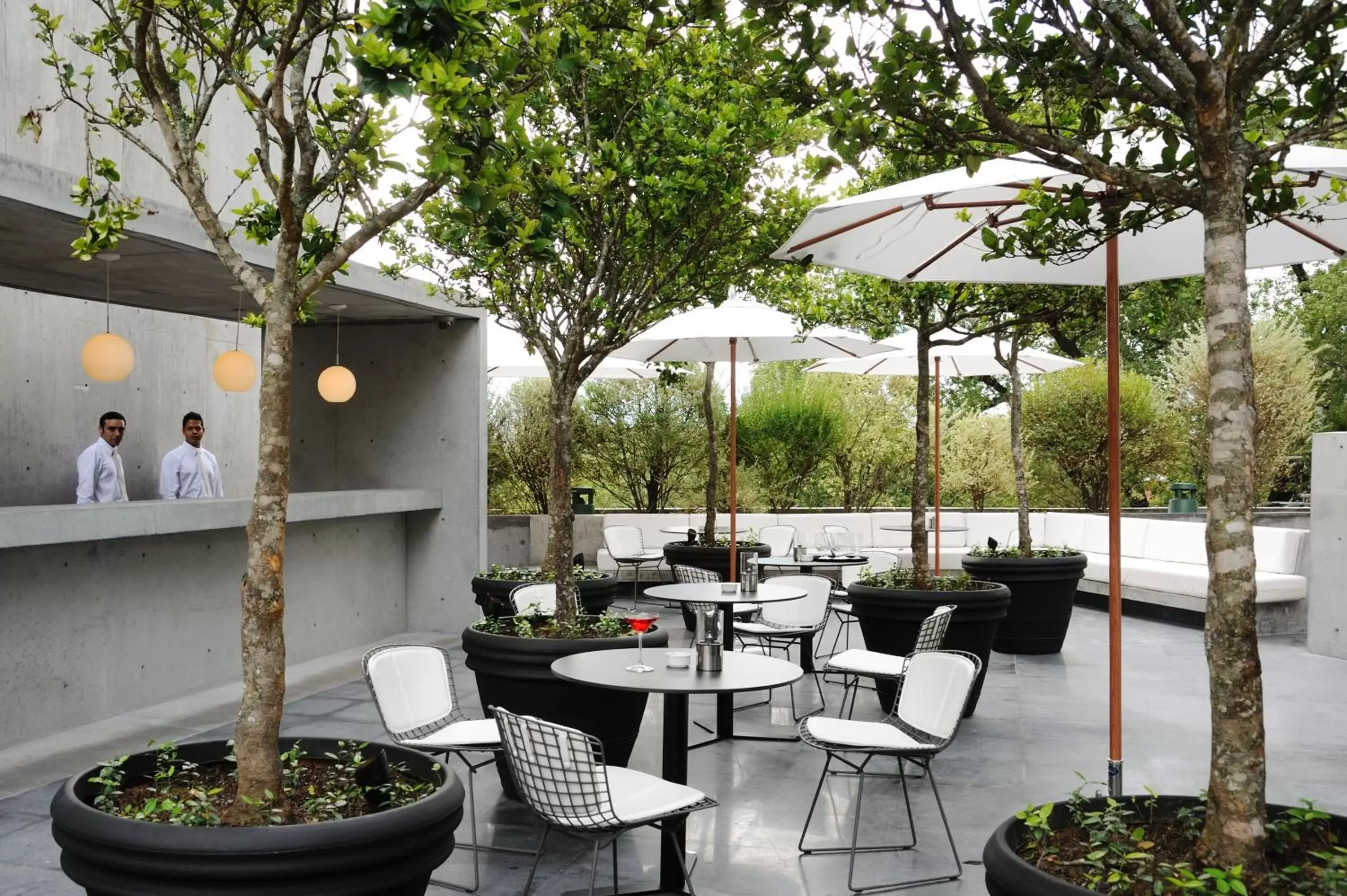 Balcony/Terrace, Restaurant/Places to Eat in Habita Monterrey, a Member of Design Hotels